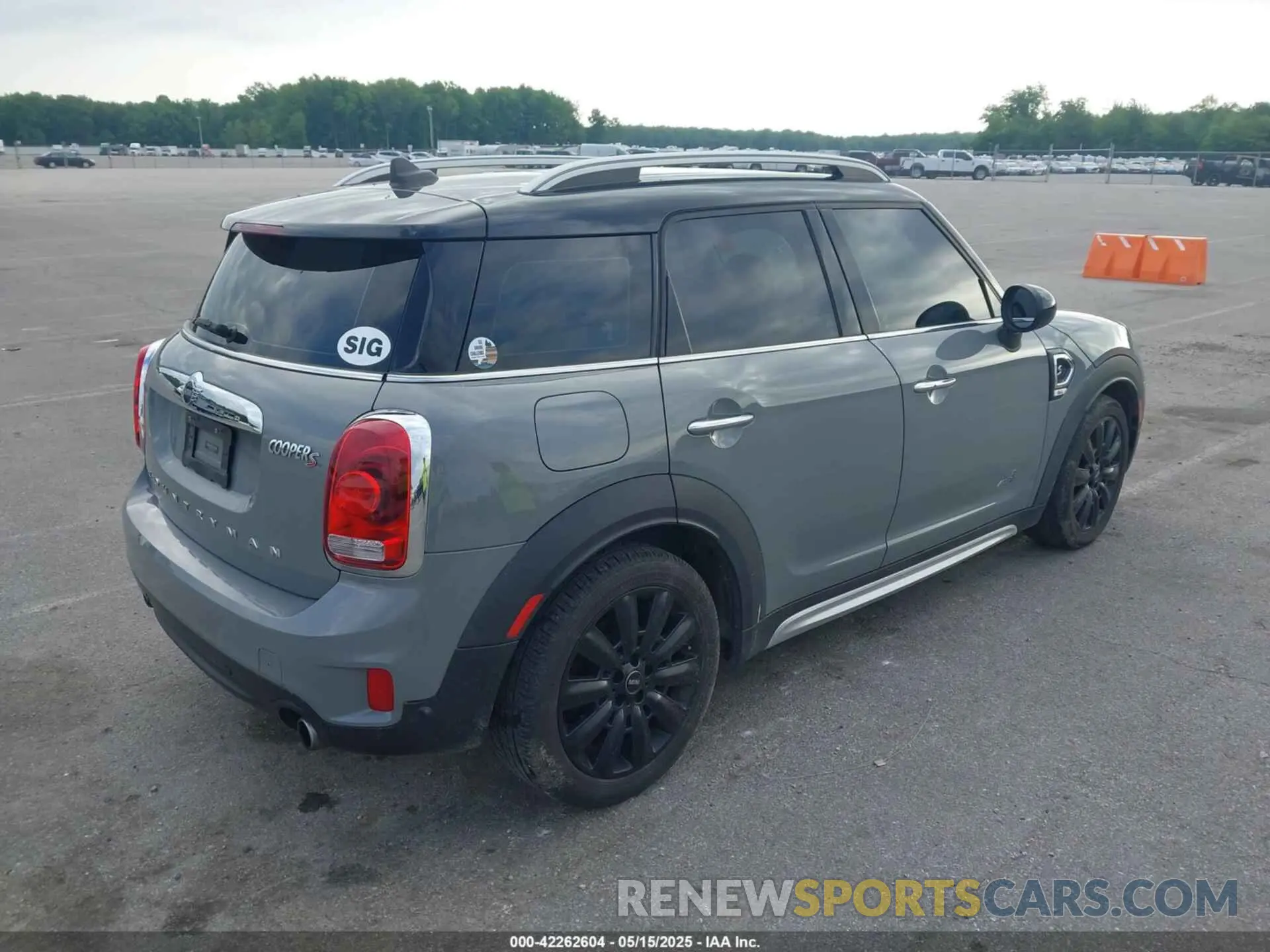 4 Photograph of a damaged car WMZYT5C51K3G94233 MINI COUNTRYMAN 2019