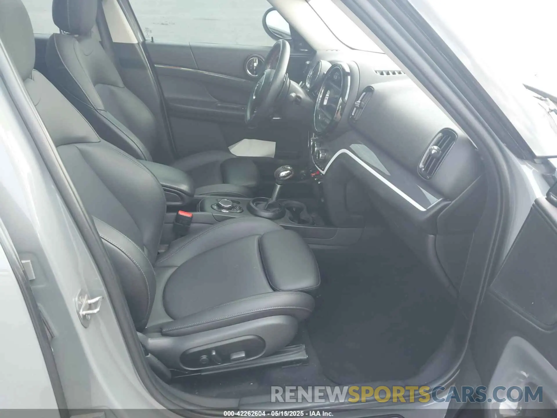 5 Photograph of a damaged car WMZYT5C51K3G94233 MINI COUNTRYMAN 2019