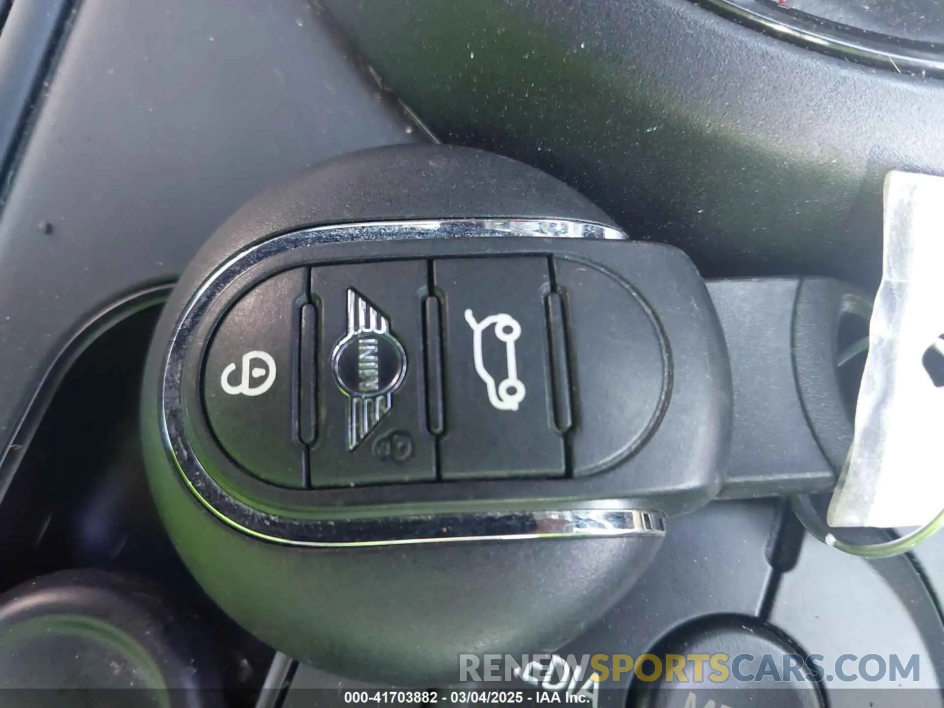 11 Photograph of a damaged car WMZYT5C53K3G93102 MINI COUNTRYMAN 2019