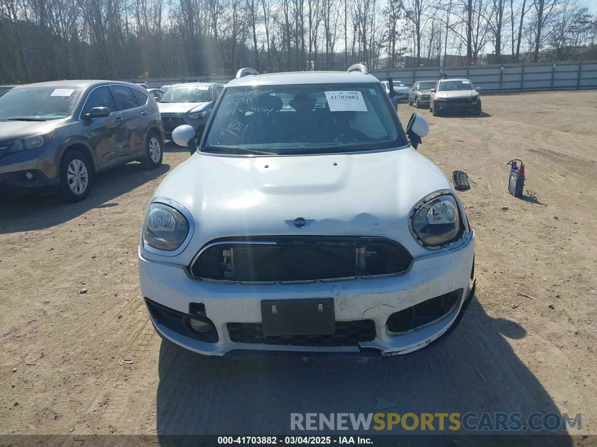 12 Photograph of a damaged car WMZYT5C53K3G93102 MINI COUNTRYMAN 2019