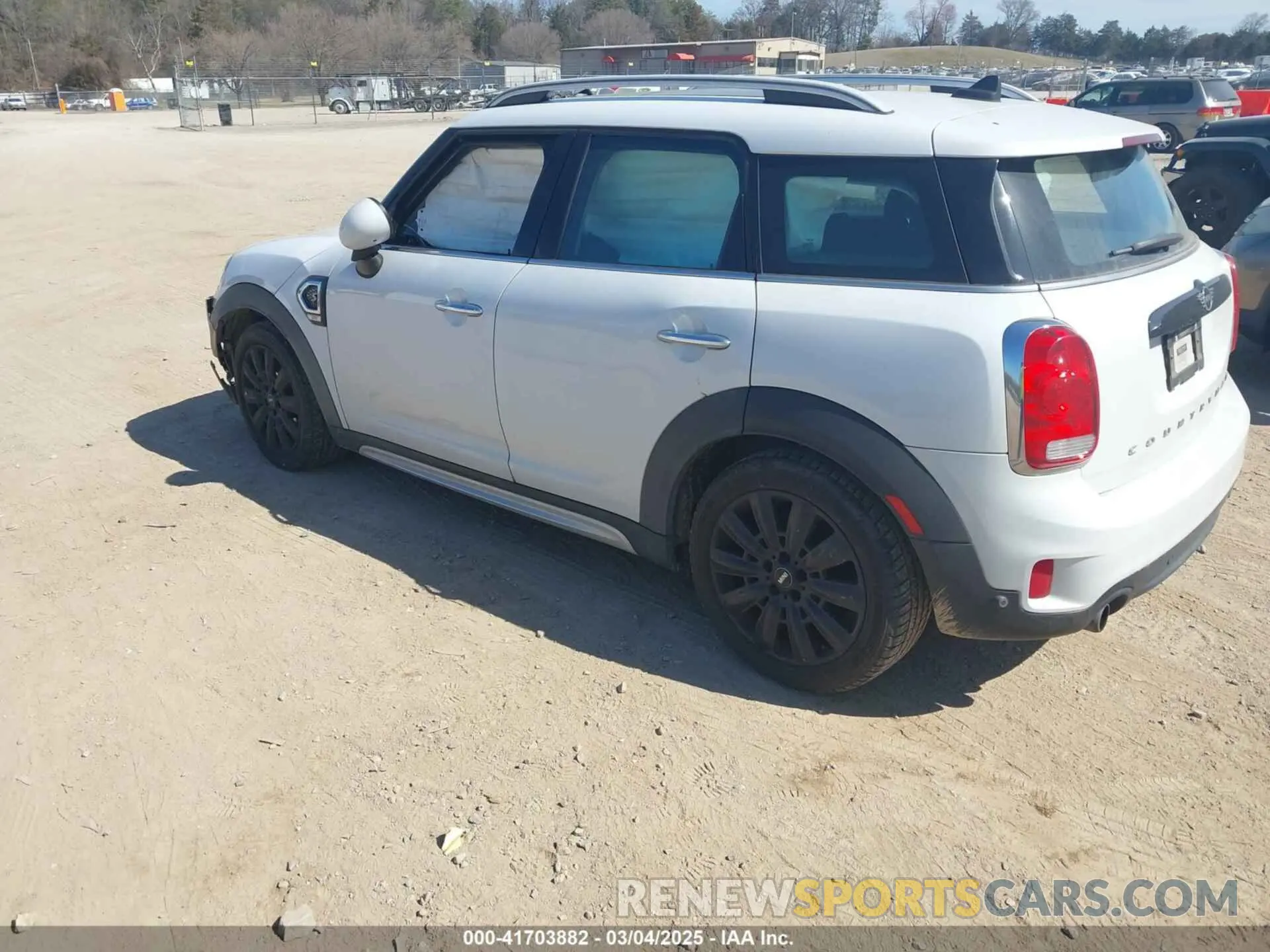 3 Photograph of a damaged car WMZYT5C53K3G93102 MINI COUNTRYMAN 2019