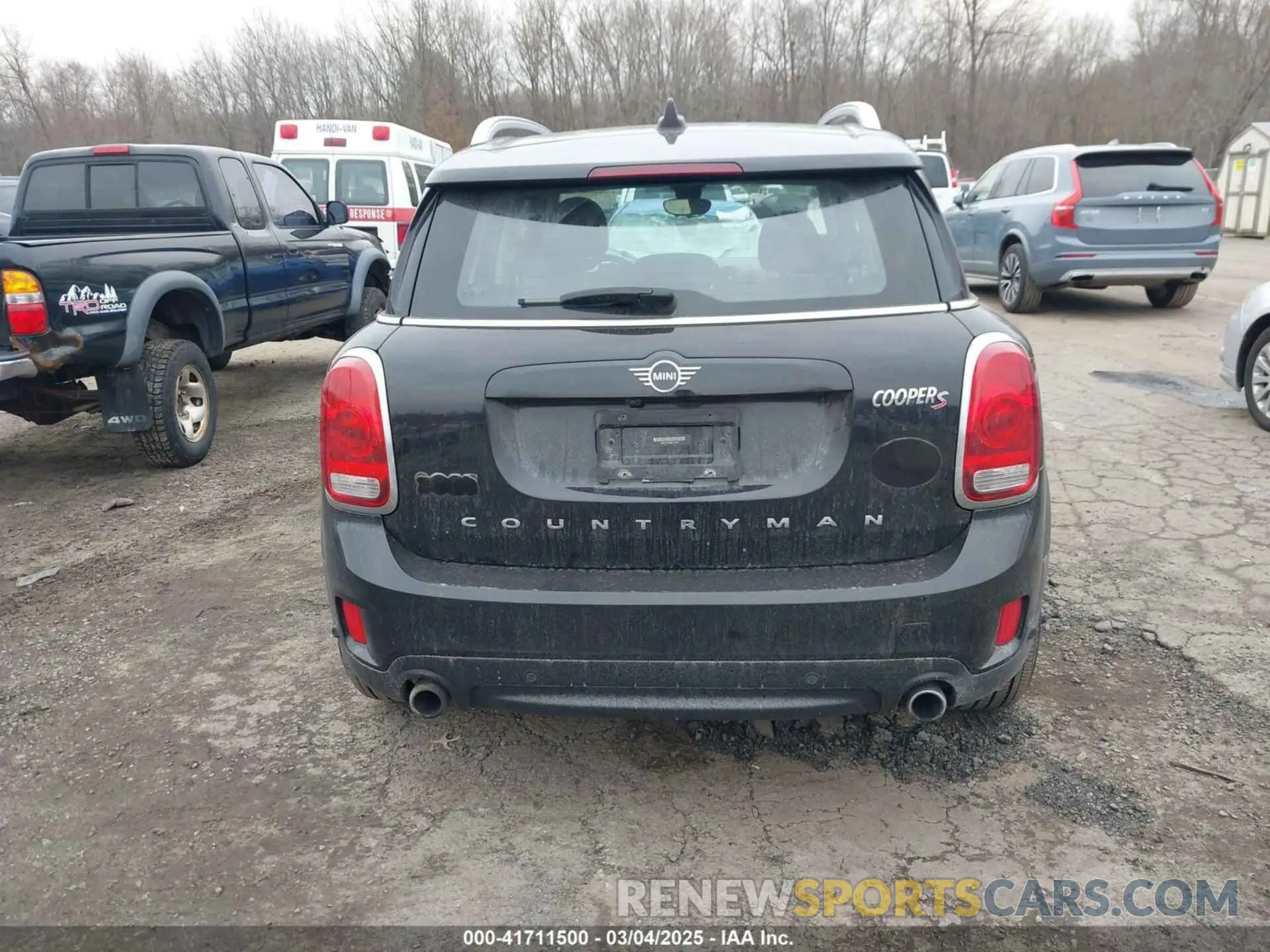 16 Photograph of a damaged car WMZYT5C58K3J87679 MINI COUNTRYMAN 2019