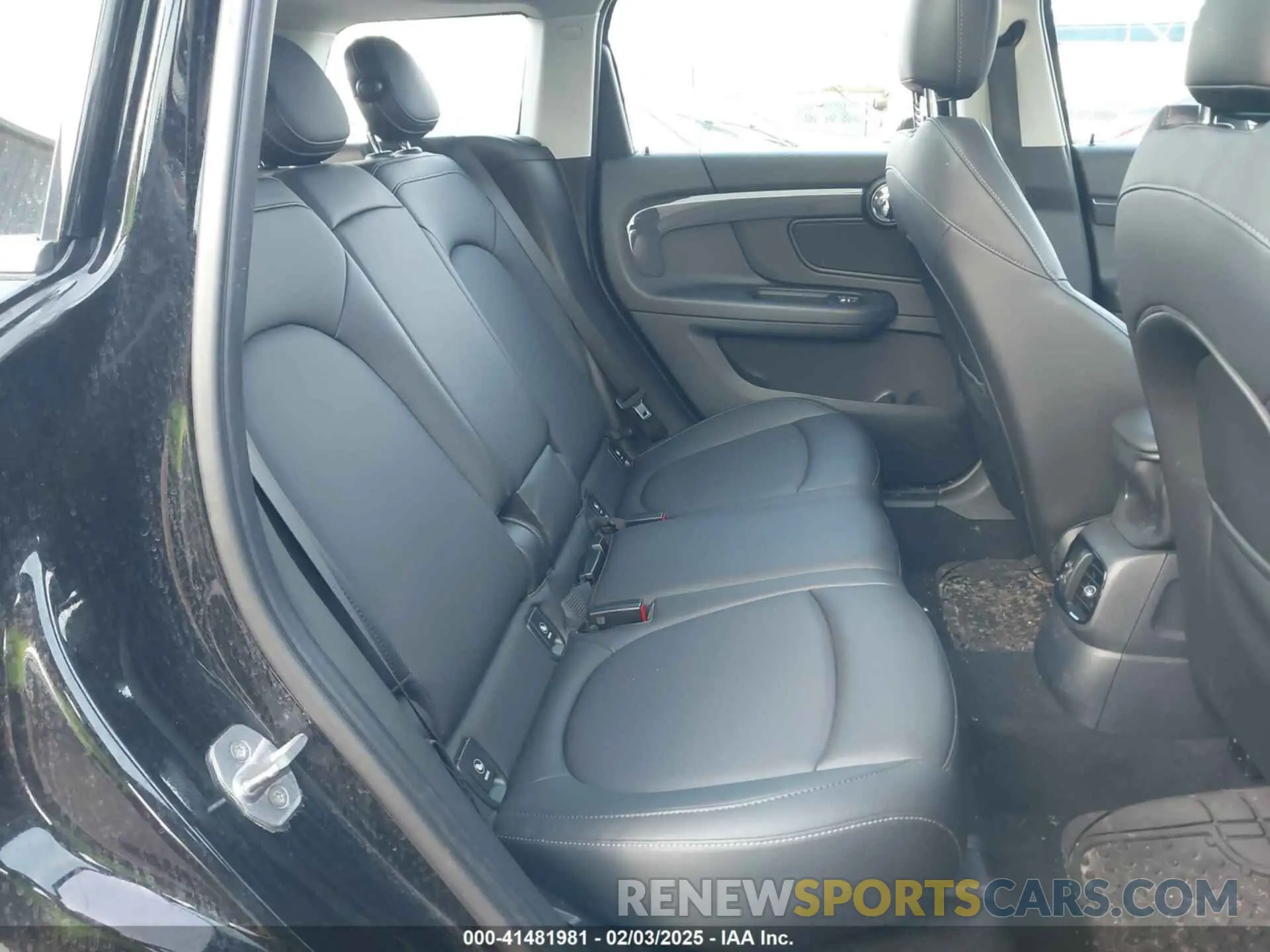 8 Photograph of a damaged car WMZYT5C59K3G92620 MINI COUNTRYMAN 2019