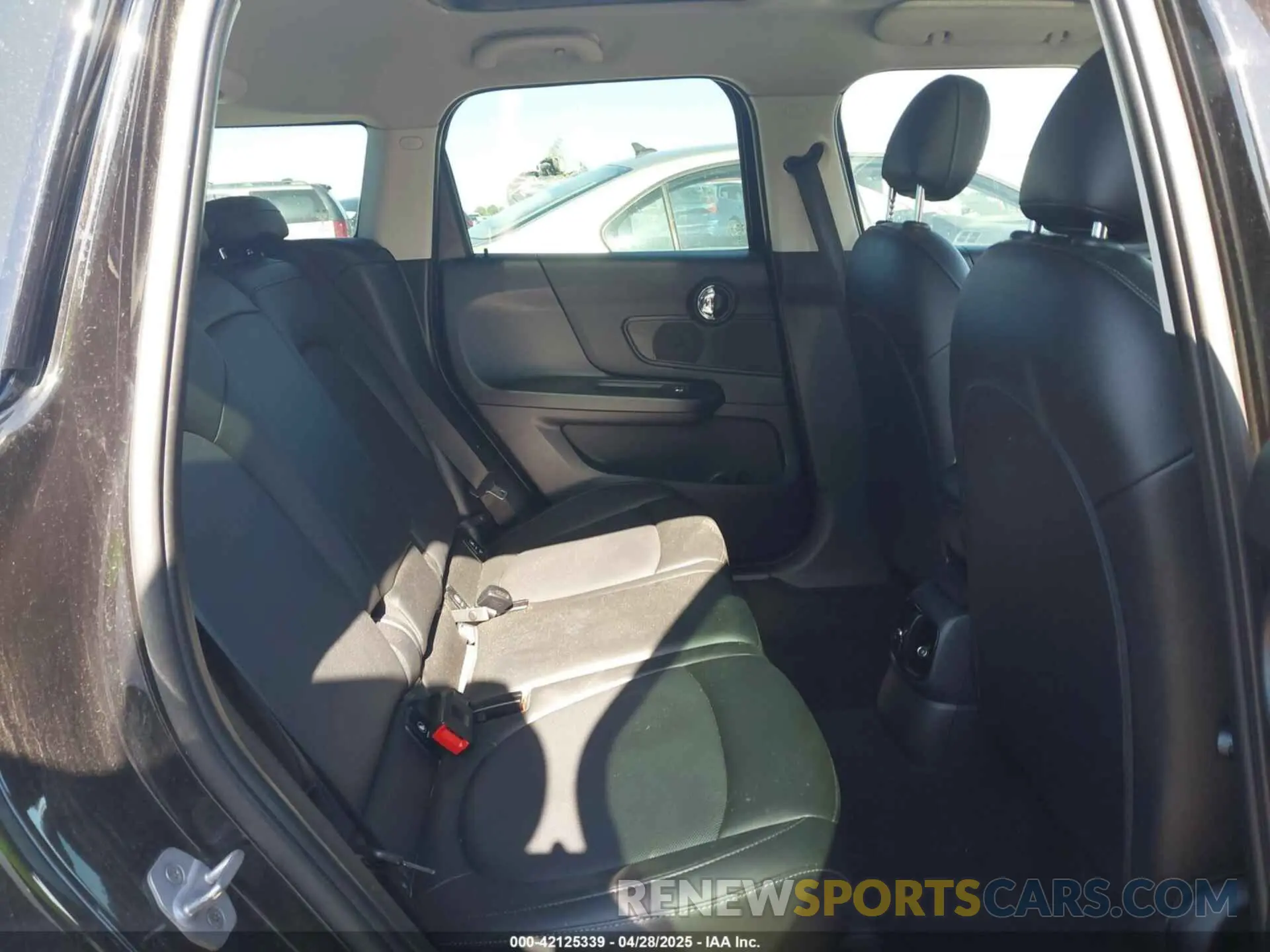 8 Фотография поврежденного автомобиля WMZYW3C00L3L28083 MINI COUNTRYMAN 2020