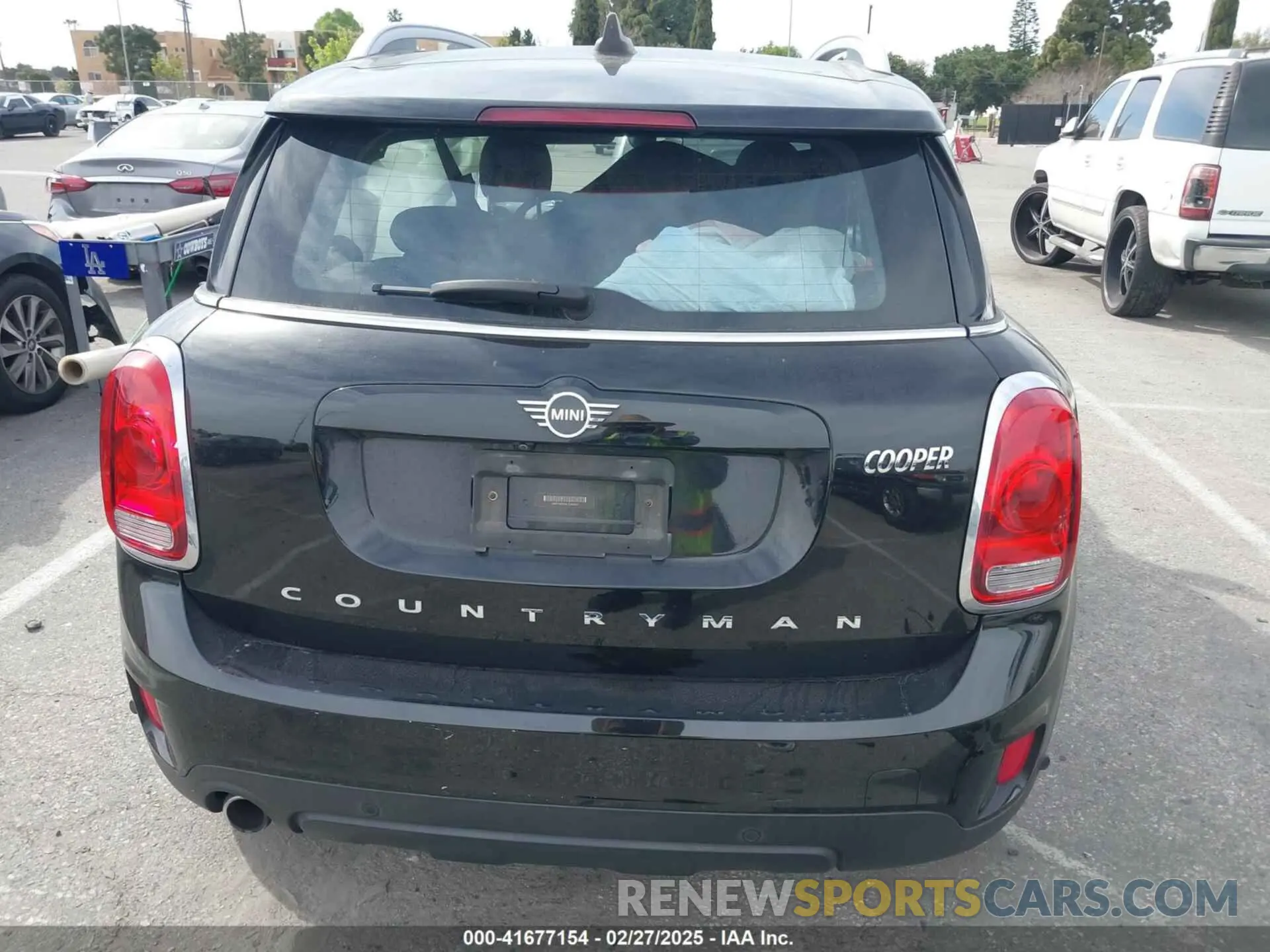 16 Photograph of a damaged car WMZYW3C04L3M24637 MINI COUNTRYMAN 2020