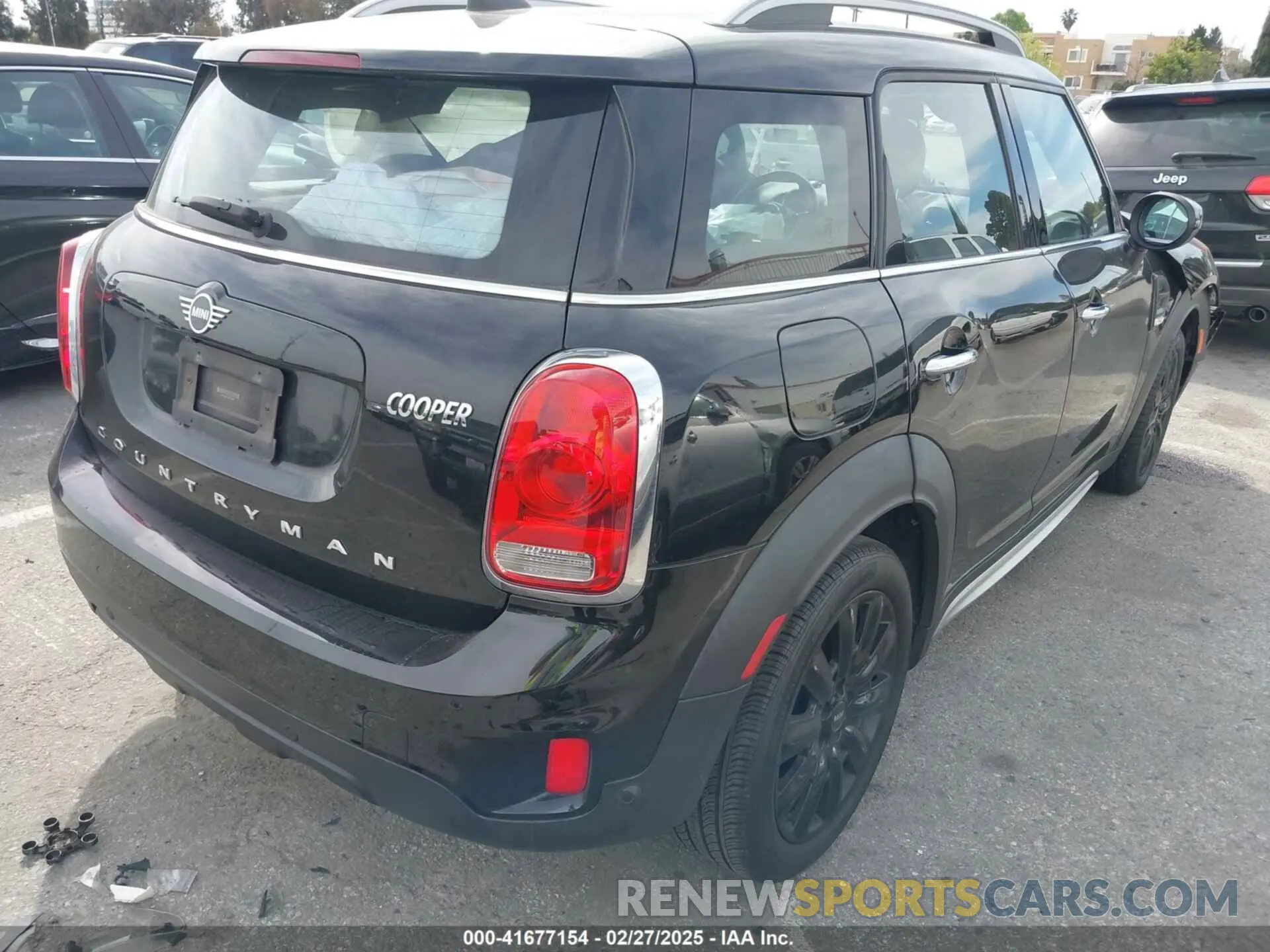4 Photograph of a damaged car WMZYW3C04L3M24637 MINI COUNTRYMAN 2020