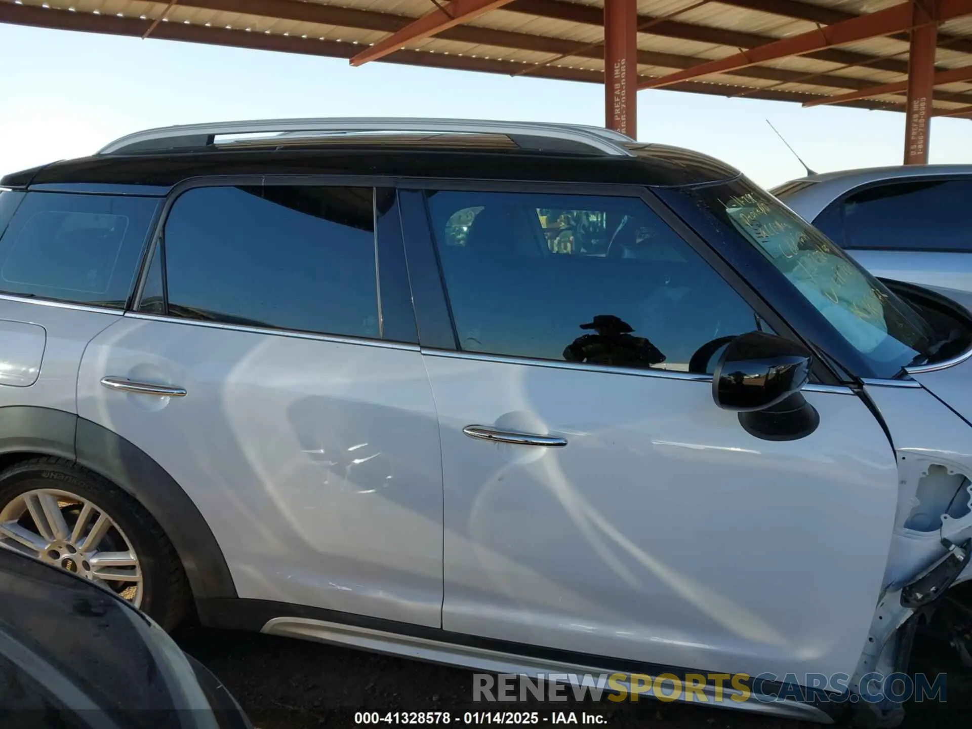 12 Photograph of a damaged car WMZYW3C05L3L18763 MINI COUNTRYMAN 2020