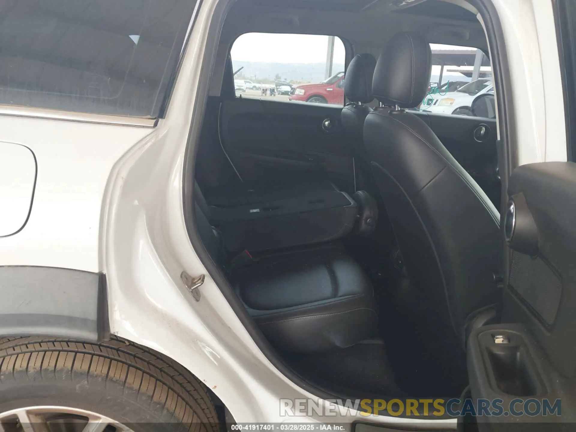 8 Фотография поврежденного автомобиля WMZYW3C0XL3L18905 MINI COUNTRYMAN 2020