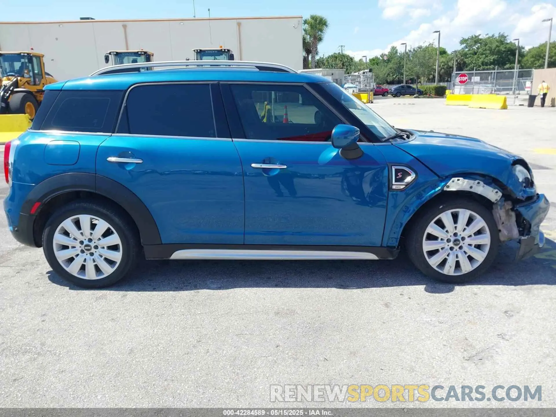 13 Photograph of a damaged car WMZYW7C05L3L62737 MINI COUNTRYMAN 2020