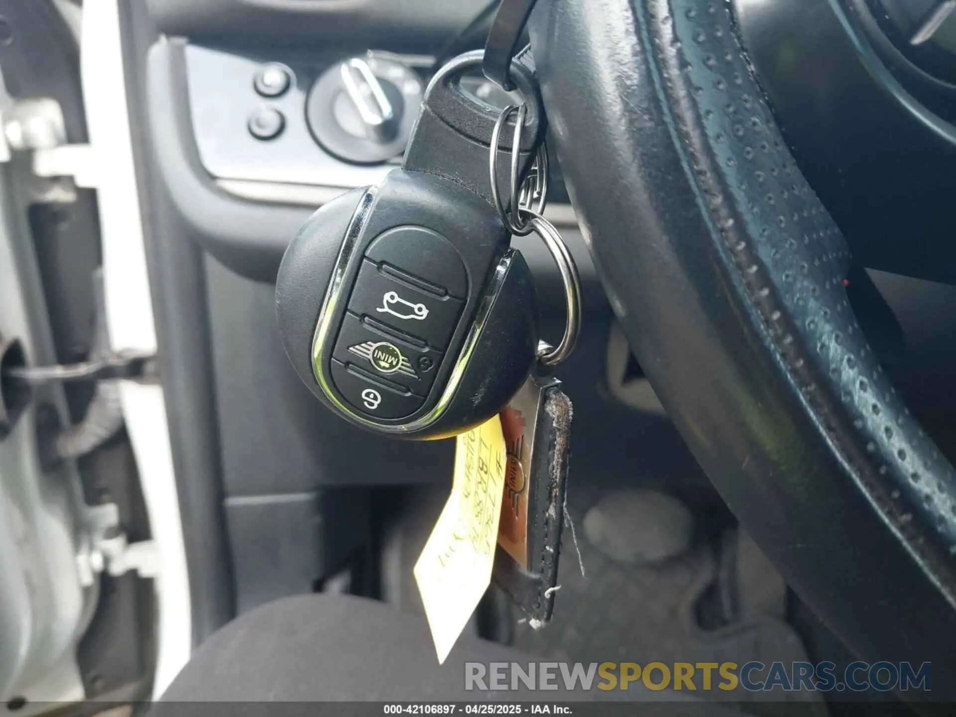 11 Фотография поврежденного автомобиля WMZYX1C00L3L55740 MINI COUNTRYMAN 2020