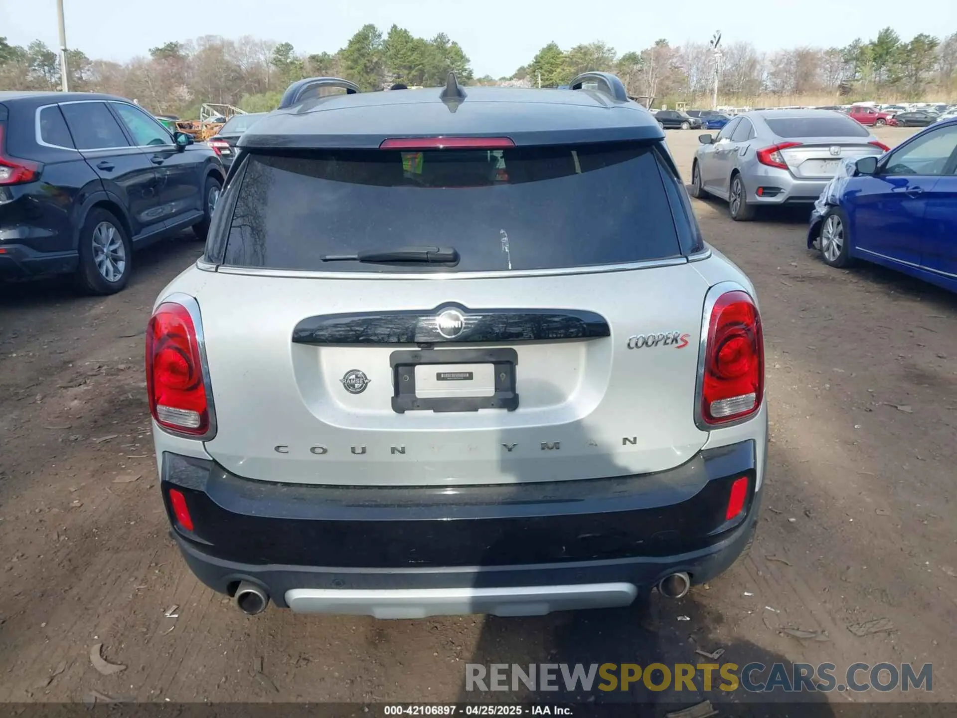 16 Фотография поврежденного автомобиля WMZYX1C00L3L55740 MINI COUNTRYMAN 2020
