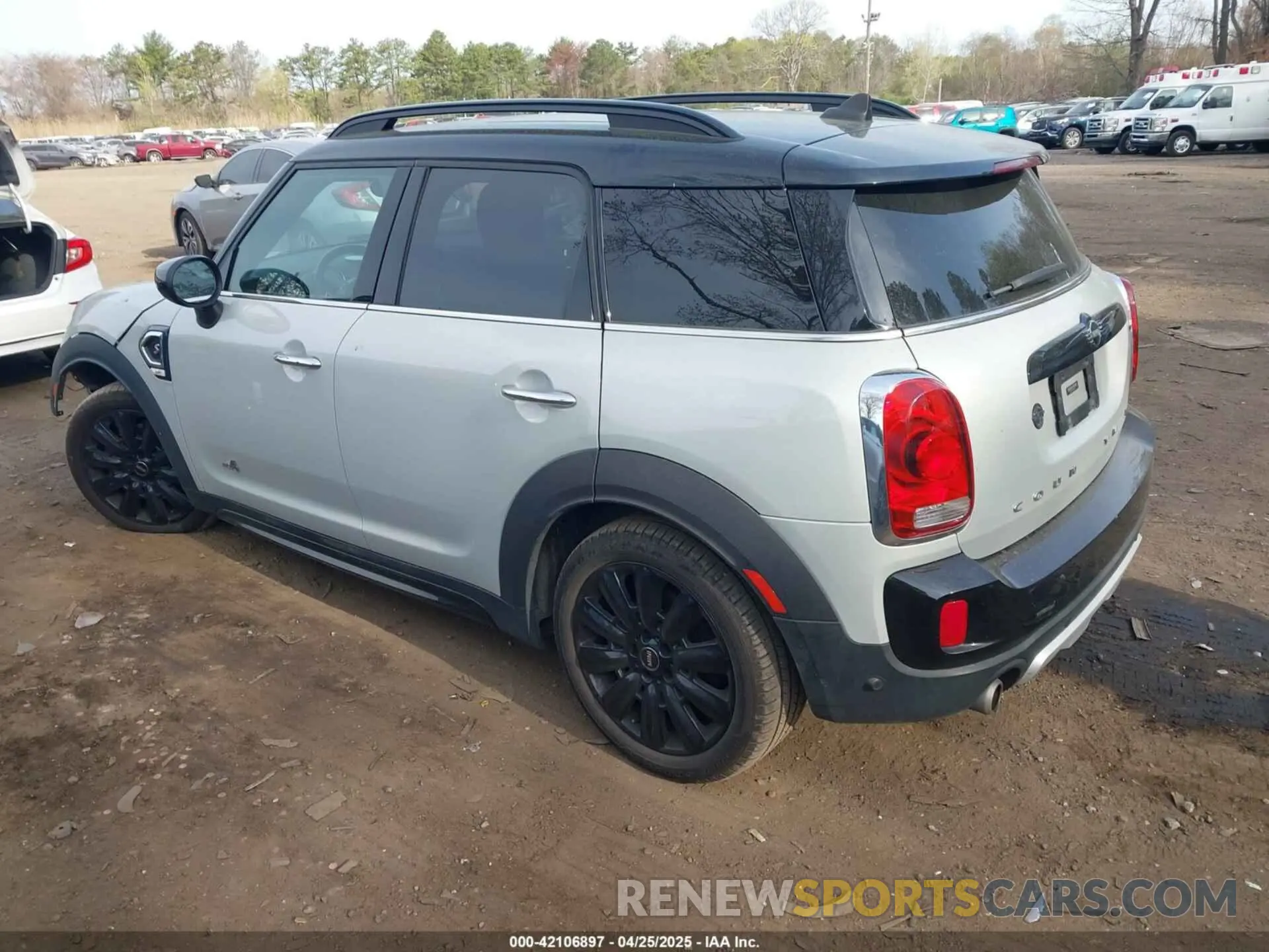3 Фотография поврежденного автомобиля WMZYX1C00L3L55740 MINI COUNTRYMAN 2020
