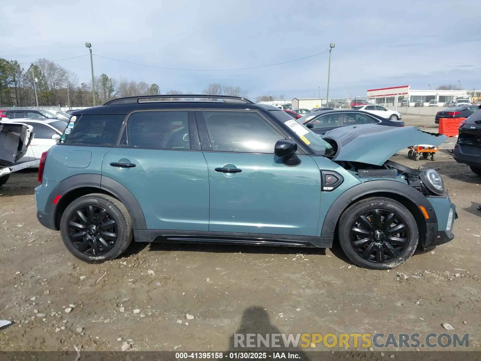 12 Photograph of a damaged car WMZ53BR03N3N44784 MINI COUNTRYMAN 2022