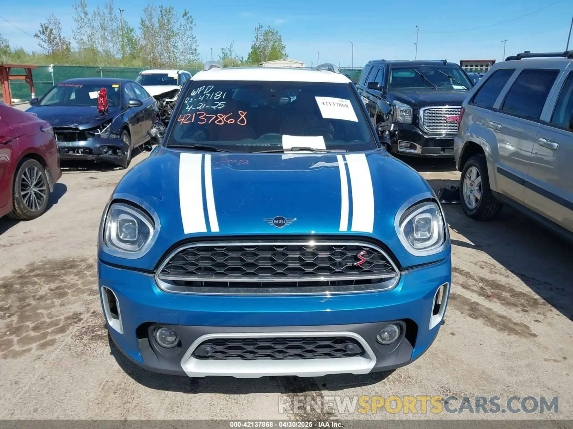 11 Photograph of a damaged car WMZ53BR07N3N34260 MINI COUNTRYMAN 2022