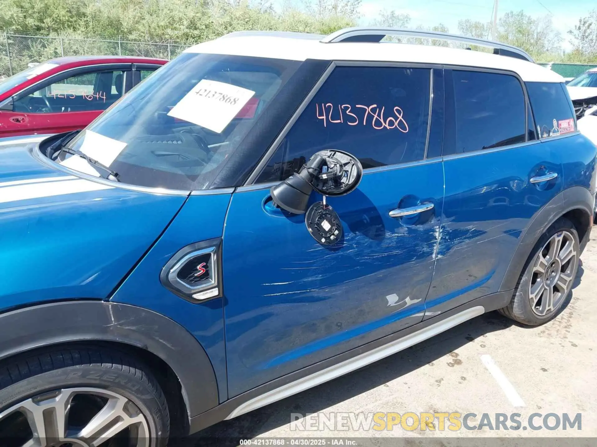 13 Photograph of a damaged car WMZ53BR07N3N34260 MINI COUNTRYMAN 2022