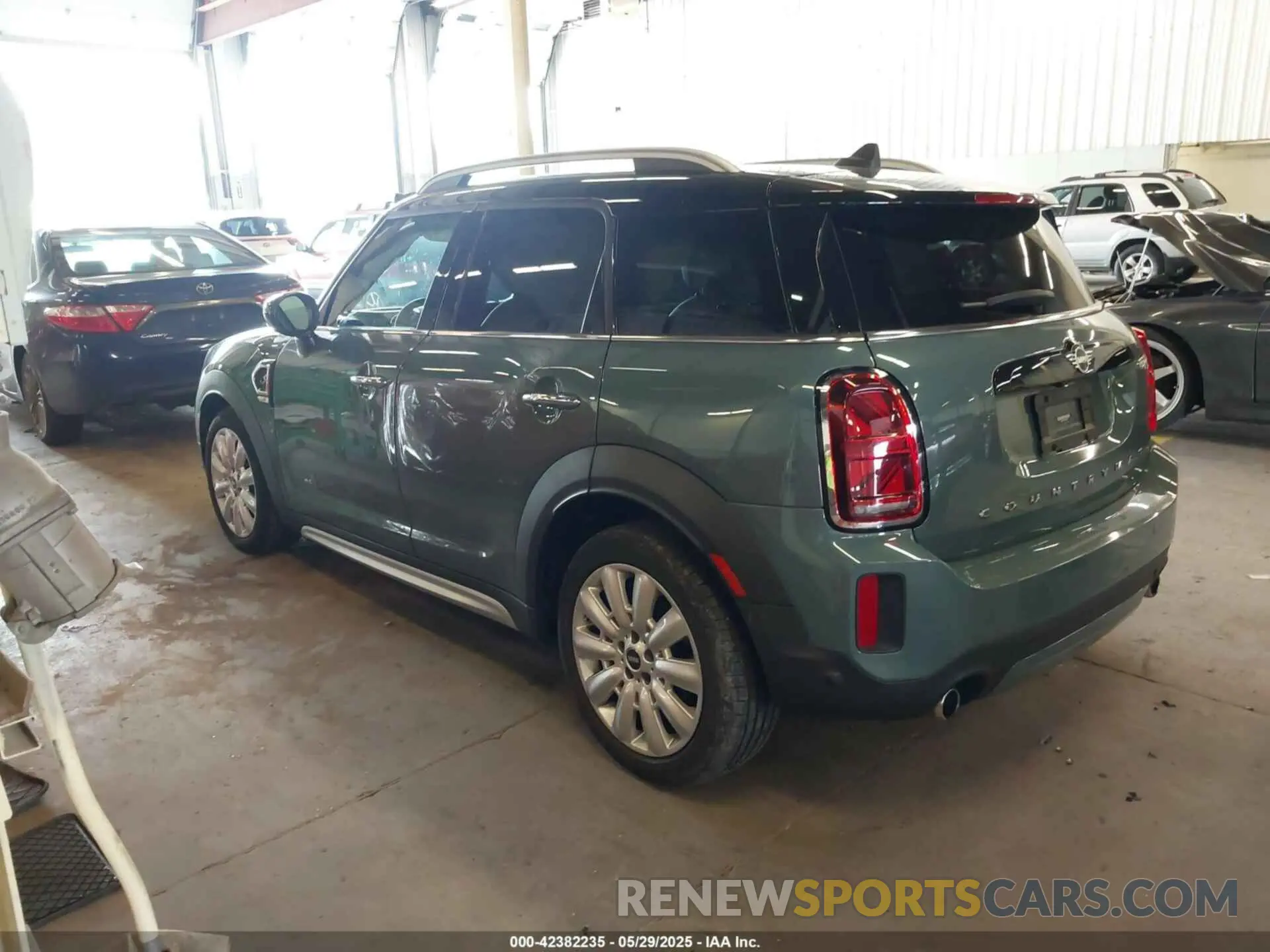3 Photograph of a damaged car WMZ83BR07N3N83844 MINI COUNTRYMAN 2022