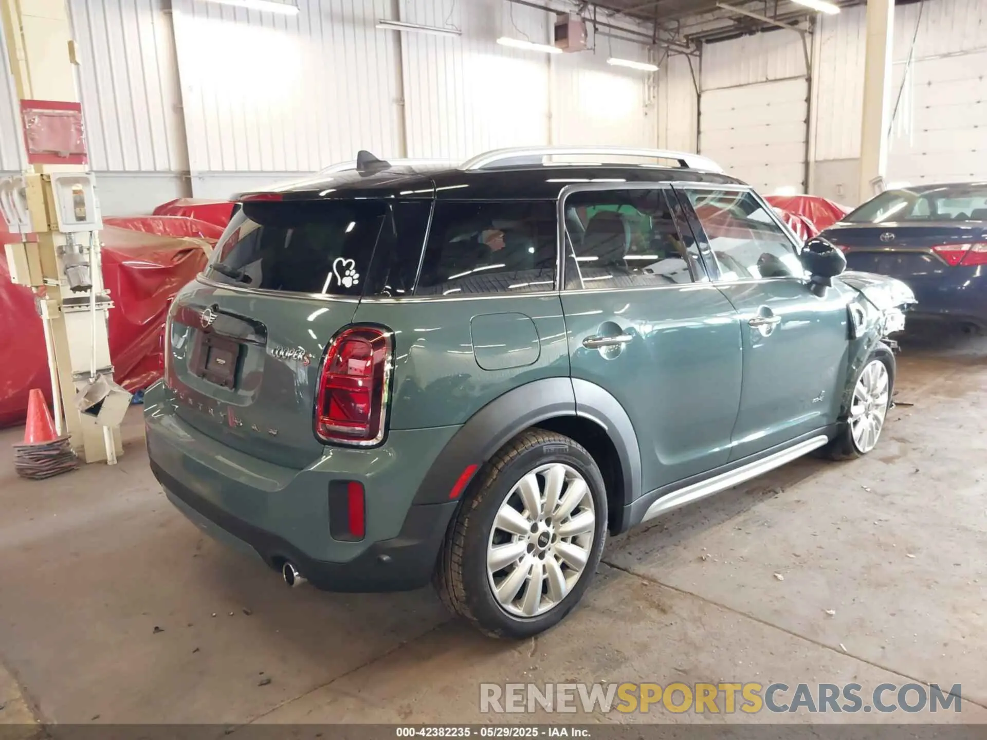 4 Photograph of a damaged car WMZ83BR07N3N83844 MINI COUNTRYMAN 2022