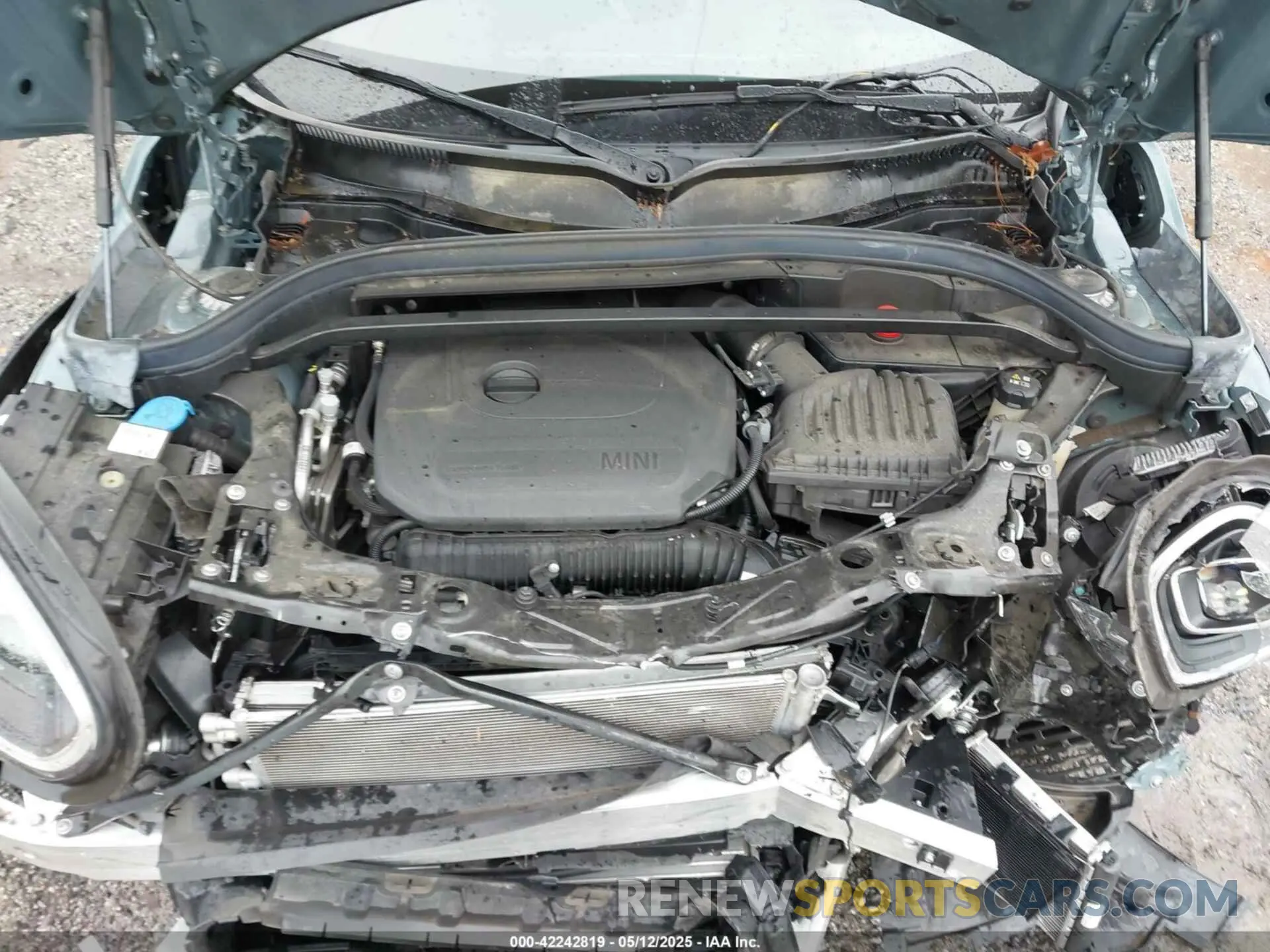 10 Photograph of a damaged car WMZ53BR03P3P97087 MINI COUNTRYMAN 2023