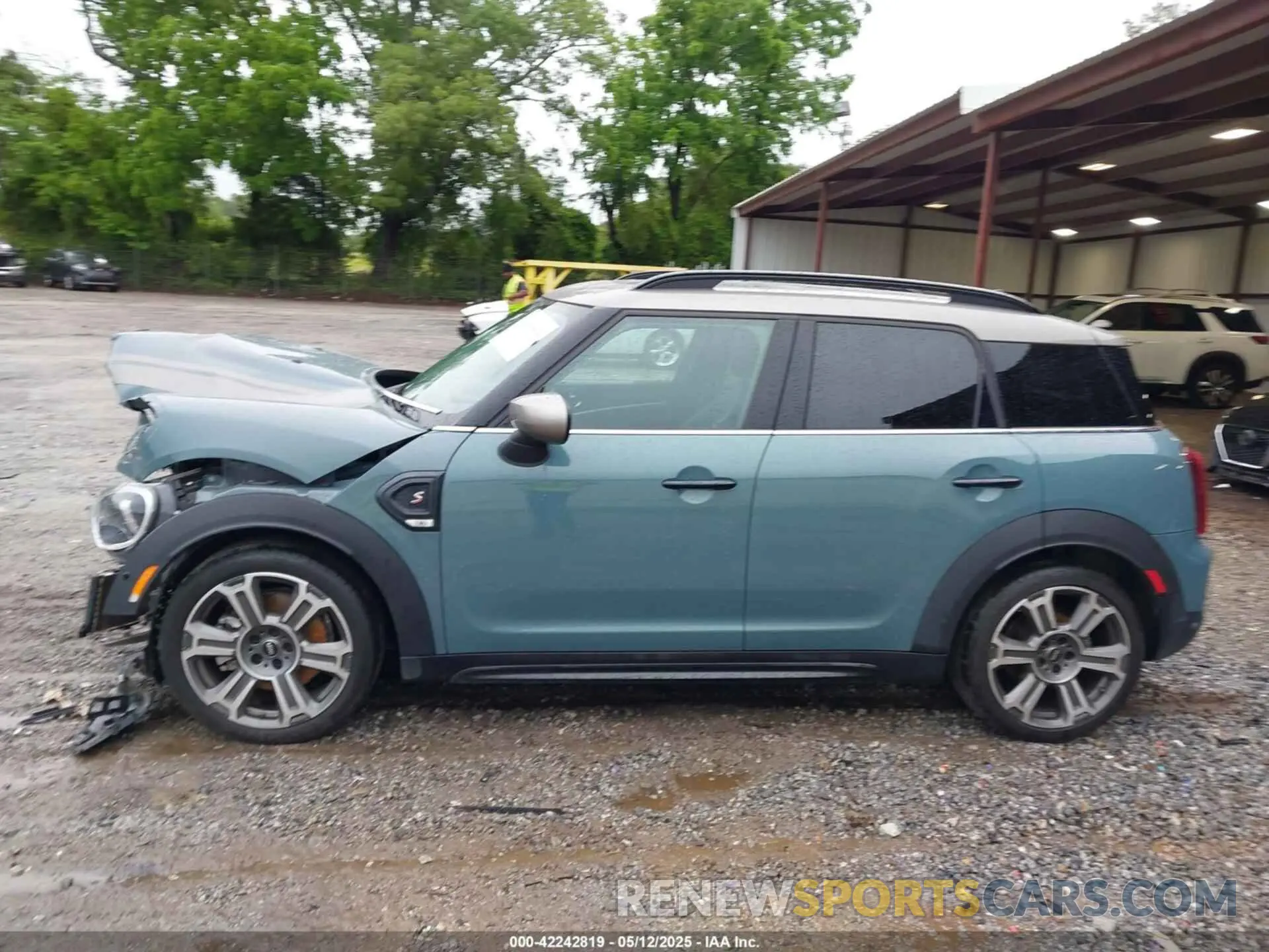 15 Photograph of a damaged car WMZ53BR03P3P97087 MINI COUNTRYMAN 2023