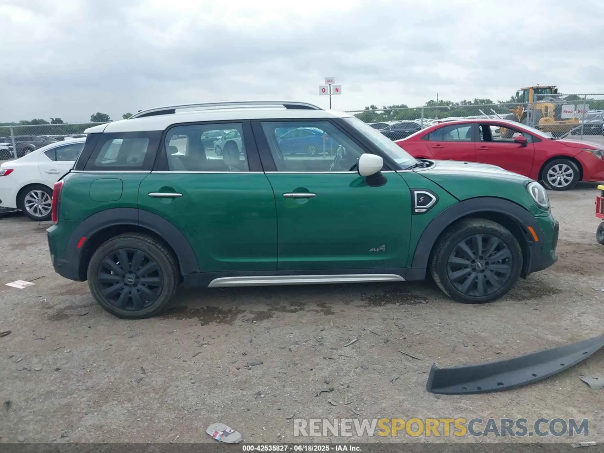 14 Photograph of a damaged car WMZ83BR09P3P96362 MINI COUNTRYMAN 2023