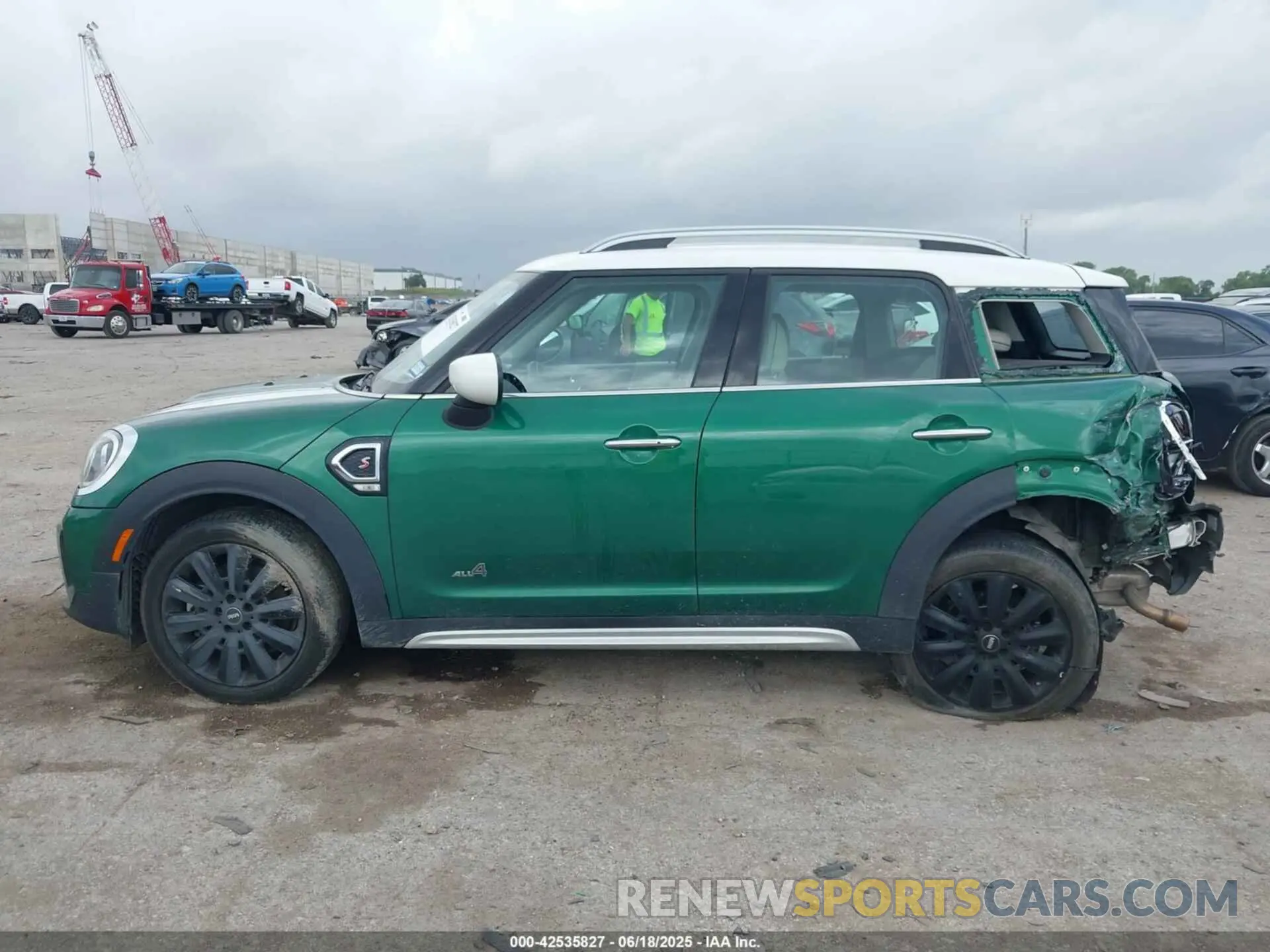 15 Photograph of a damaged car WMZ83BR09P3P96362 MINI COUNTRYMAN 2023
