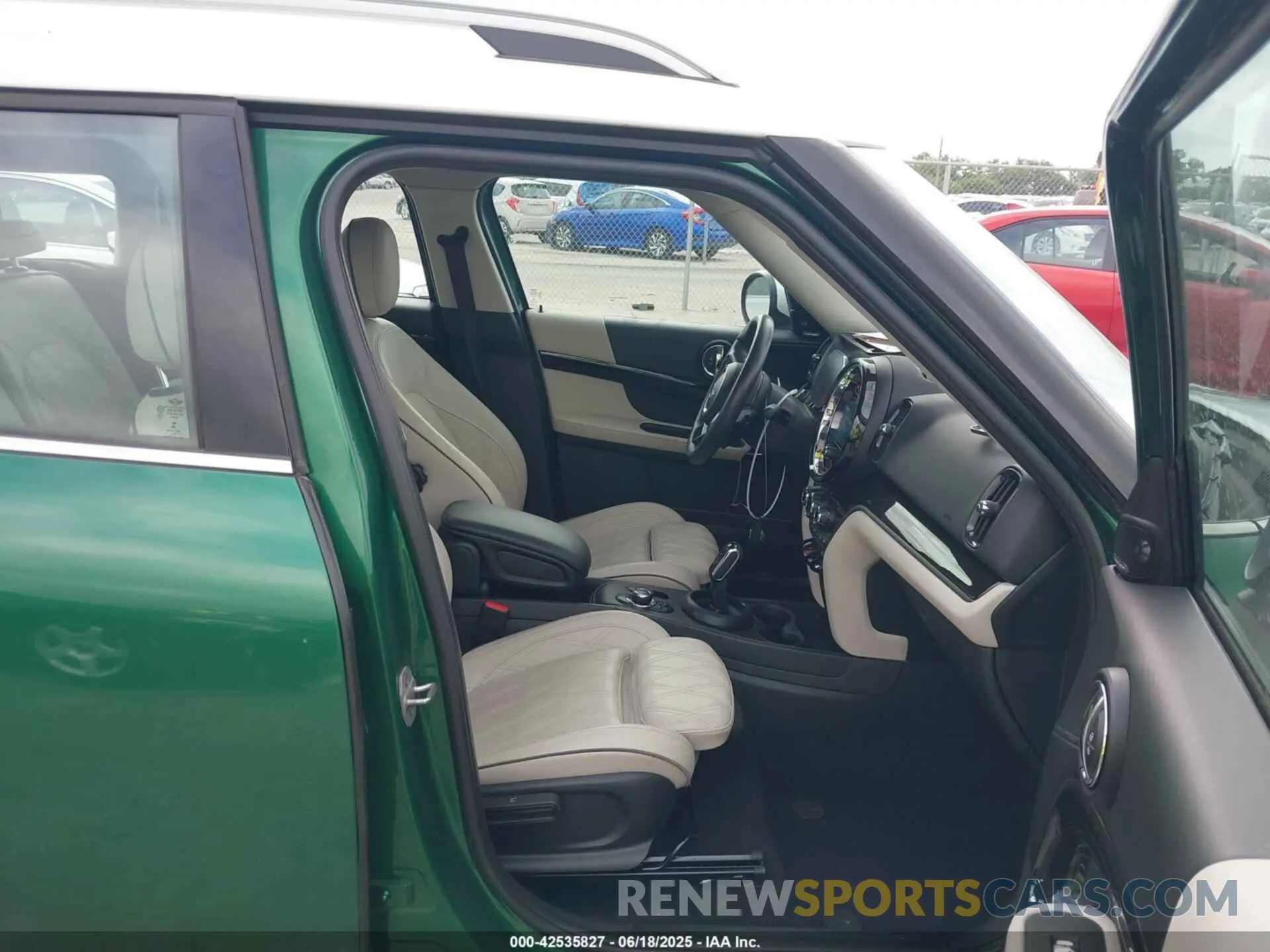 5 Photograph of a damaged car WMZ83BR09P3P96362 MINI COUNTRYMAN 2023