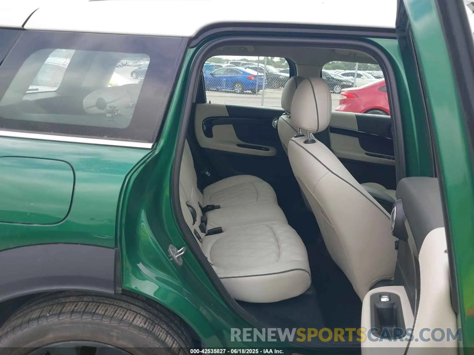 8 Photograph of a damaged car WMZ83BR09P3P96362 MINI COUNTRYMAN 2023
