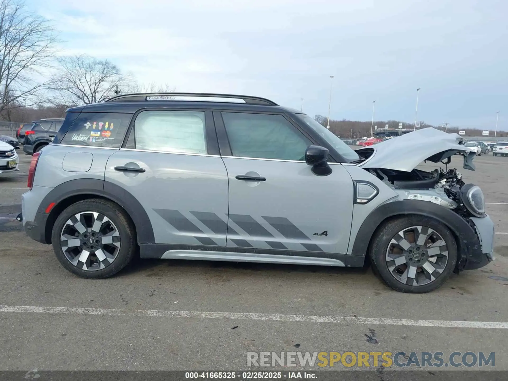 13 Photograph of a damaged car WMZ83BR0XP3R04200 MINI COUNTRYMAN 2023