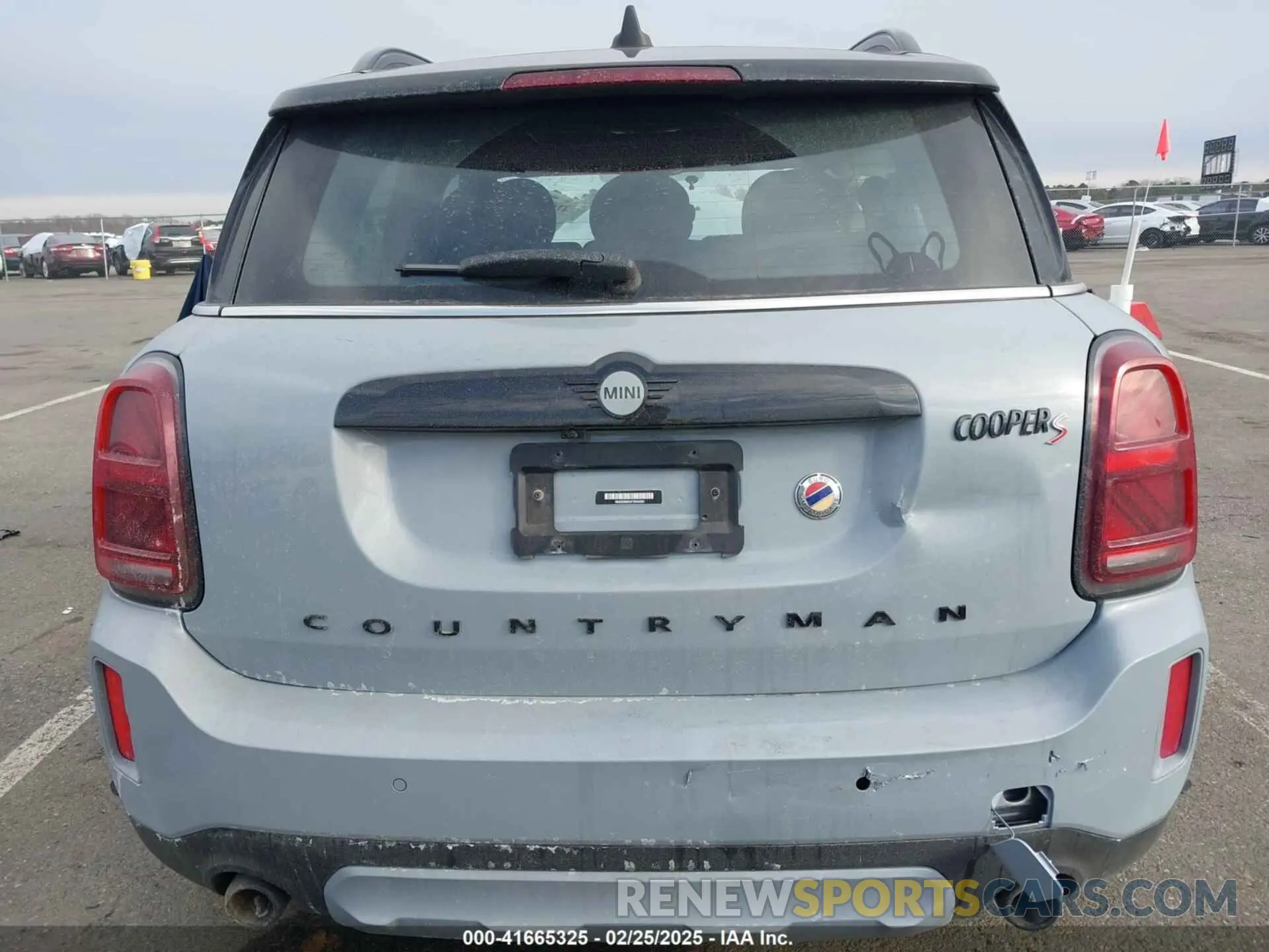 16 Photograph of a damaged car WMZ83BR0XP3R04200 MINI COUNTRYMAN 2023