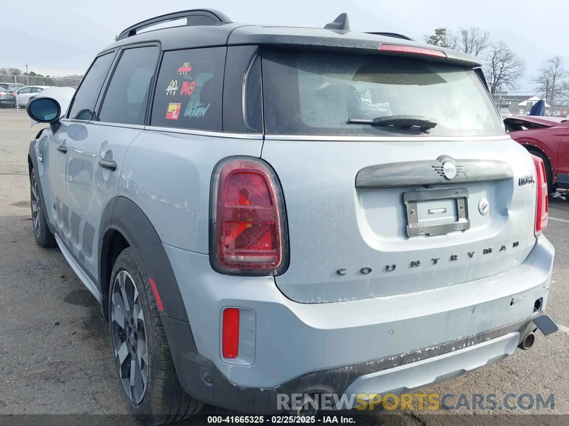 3 Photograph of a damaged car WMZ83BR0XP3R04200 MINI COUNTRYMAN 2023