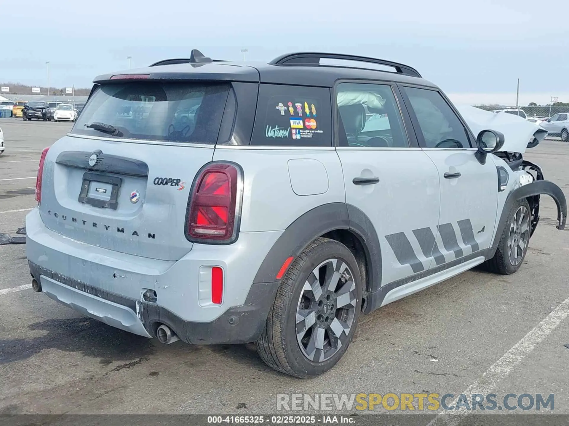 4 Photograph of a damaged car WMZ83BR0XP3R04200 MINI COUNTRYMAN 2023