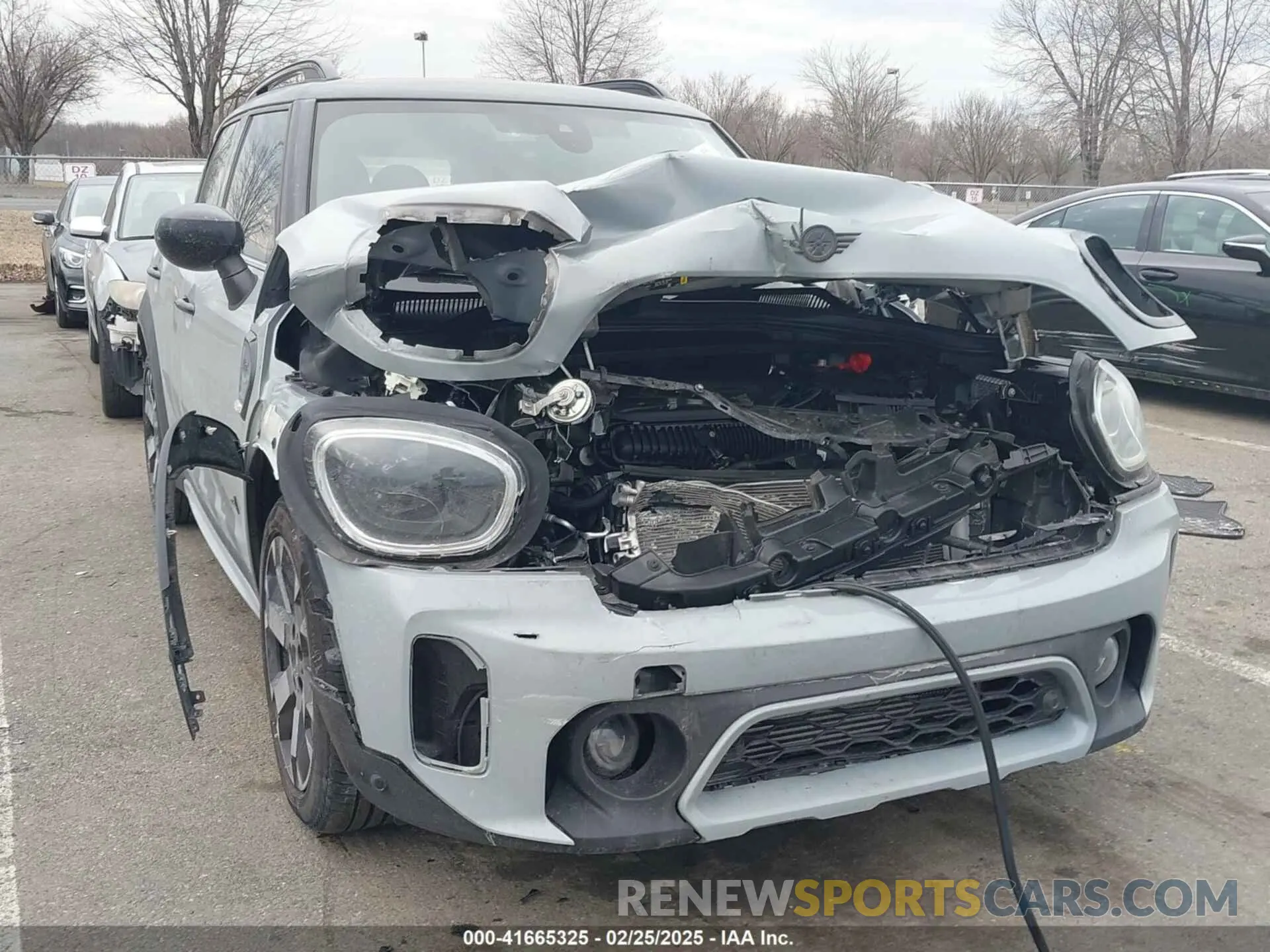 6 Photograph of a damaged car WMZ83BR0XP3R04200 MINI COUNTRYMAN 2023