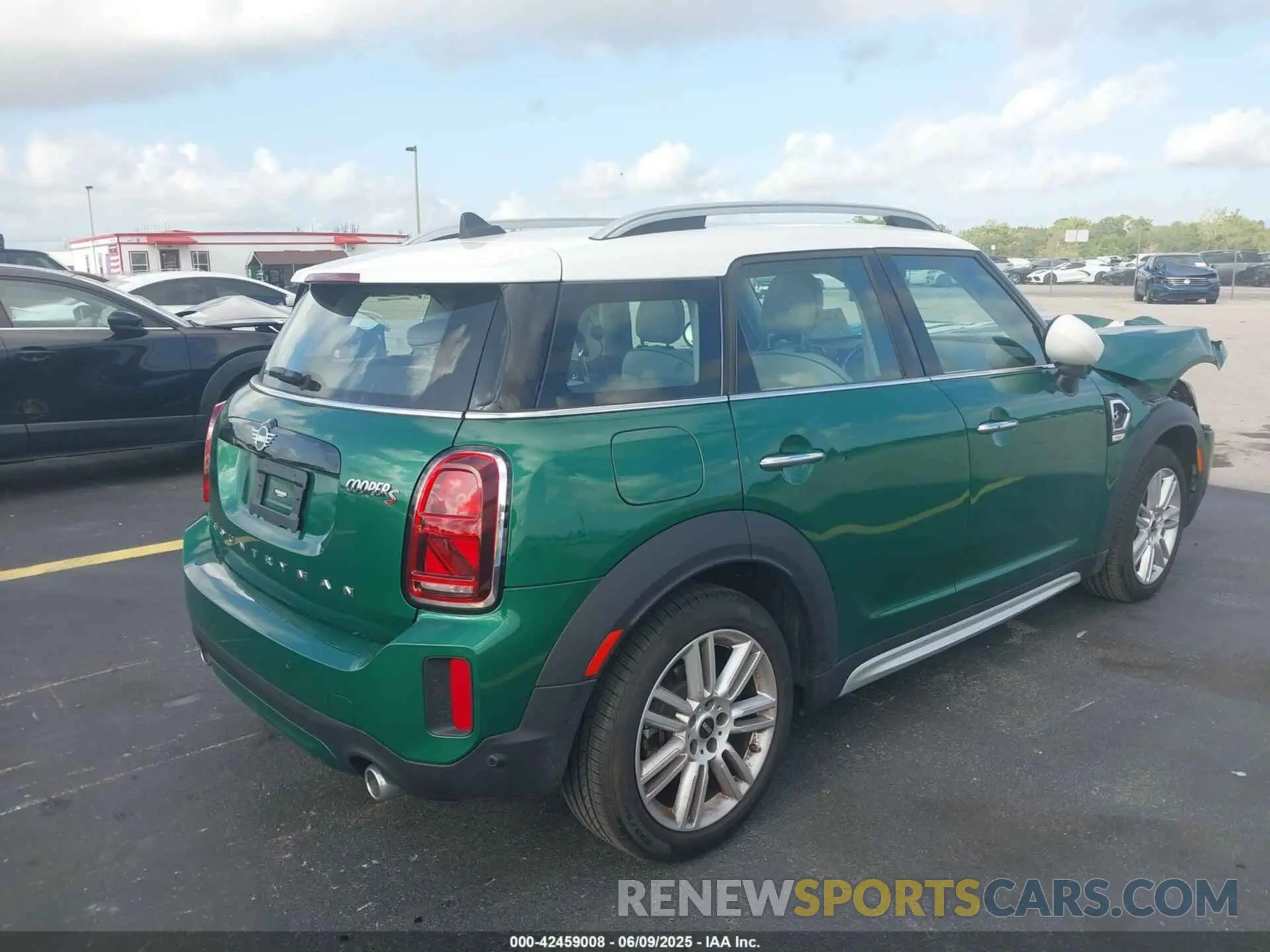 4 Photograph of a damaged car WMZ53BR00R3R59180 MINI COUNTRYMAN 2024