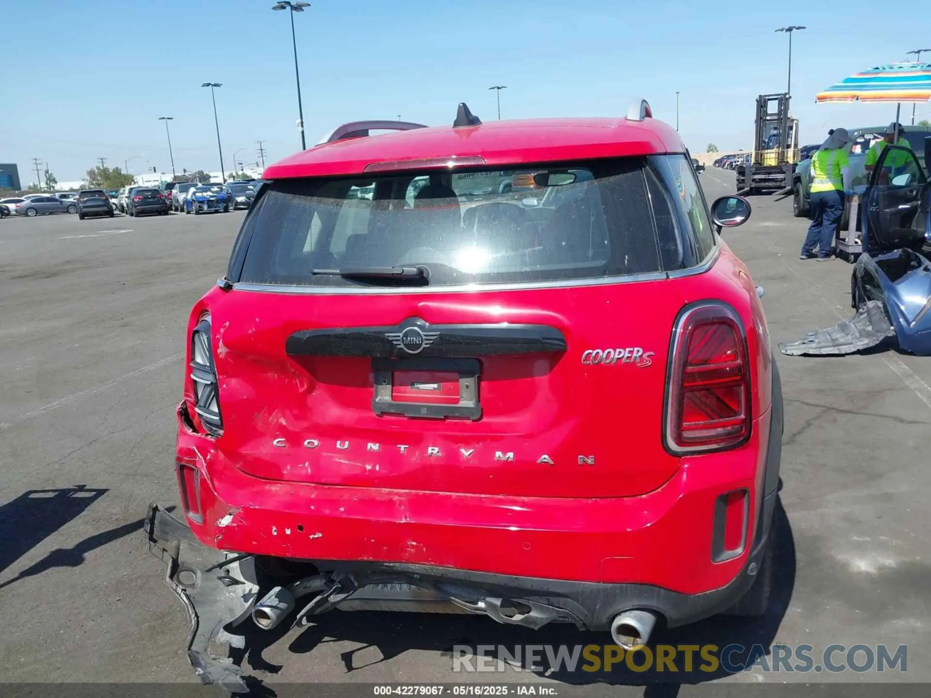 16 Photograph of a damaged car WMZ53BR05R3R86195 MINI COUNTRYMAN 2024