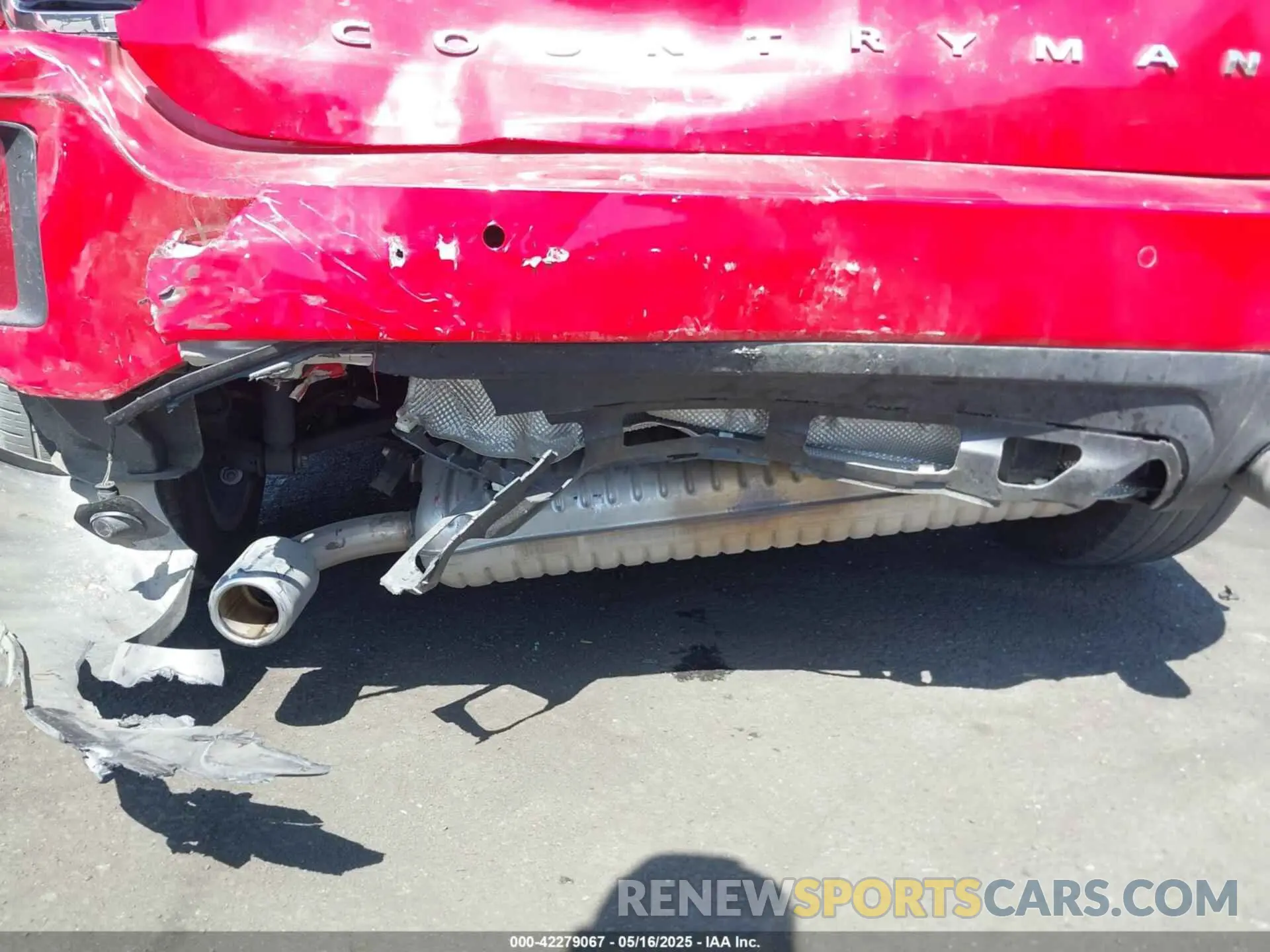 17 Photograph of a damaged car WMZ53BR05R3R86195 MINI COUNTRYMAN 2024
