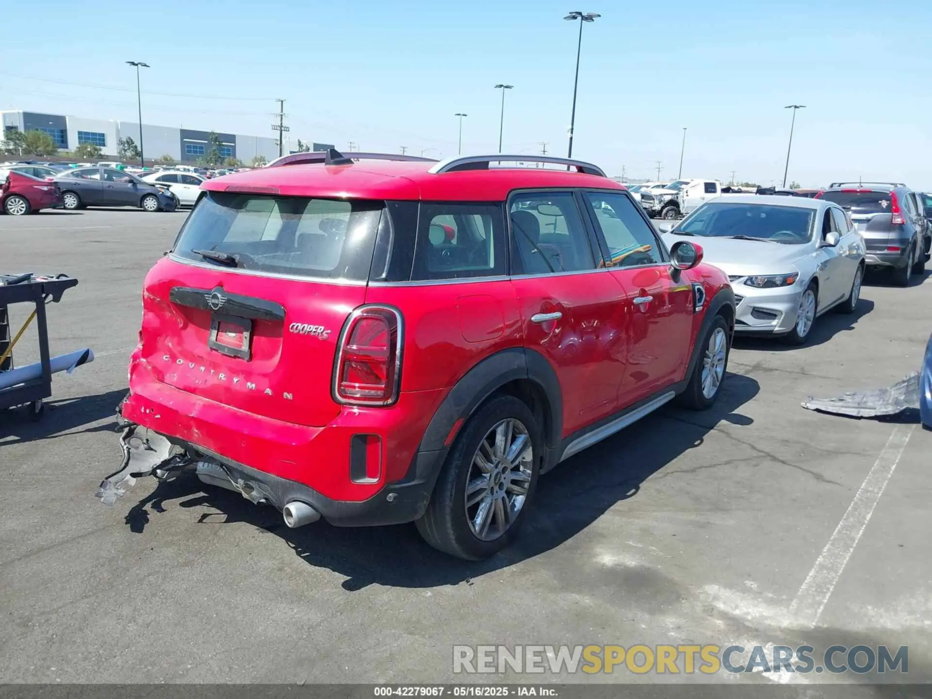 4 Photograph of a damaged car WMZ53BR05R3R86195 MINI COUNTRYMAN 2024