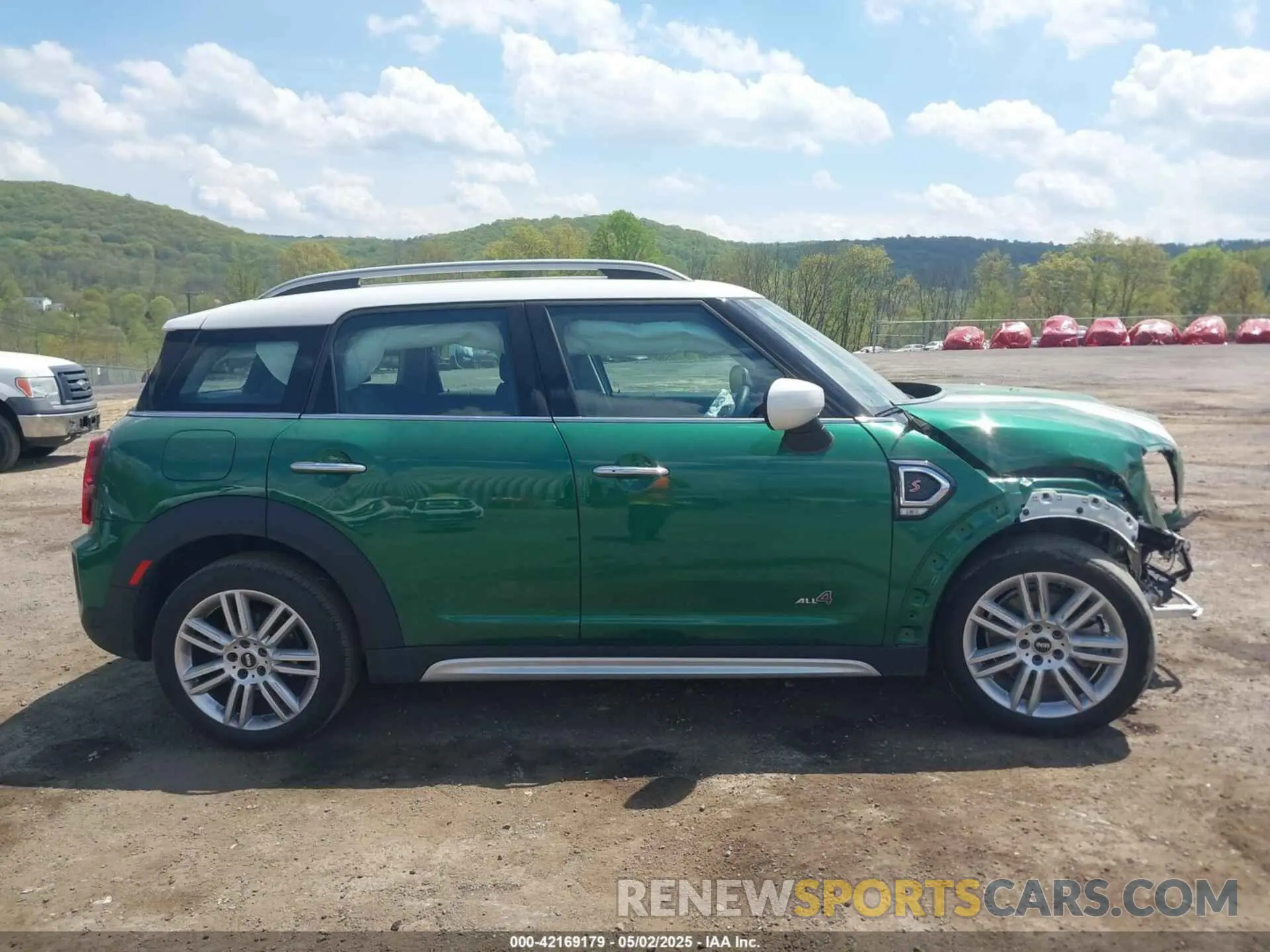 14 Photograph of a damaged car WMZ83BR07R3S15220 MINI COUNTRYMAN 2024