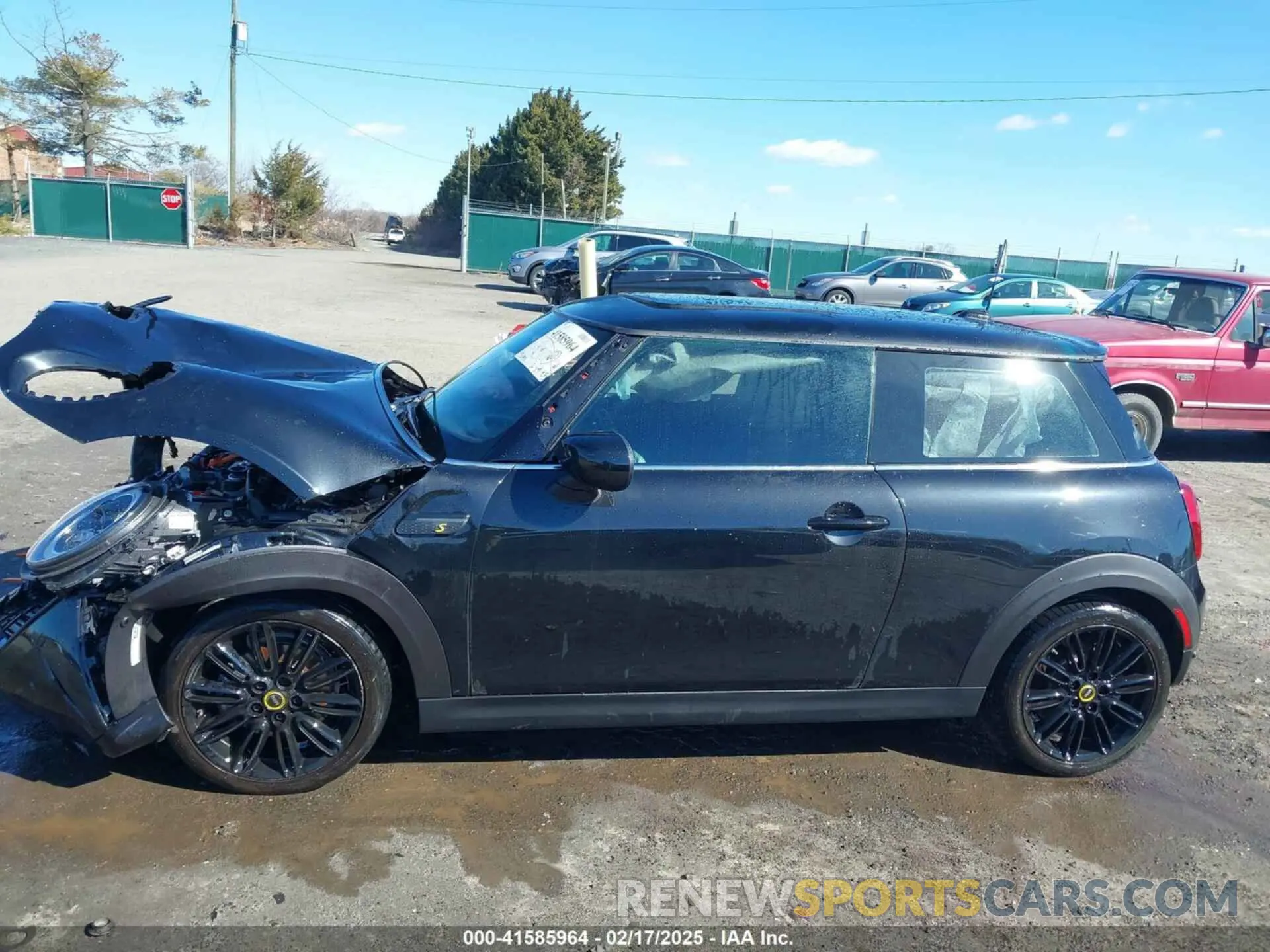 15 Photograph of a damaged car WMW13DJ03R2V25523 MINI HARDTOP 2 DOOR 2024