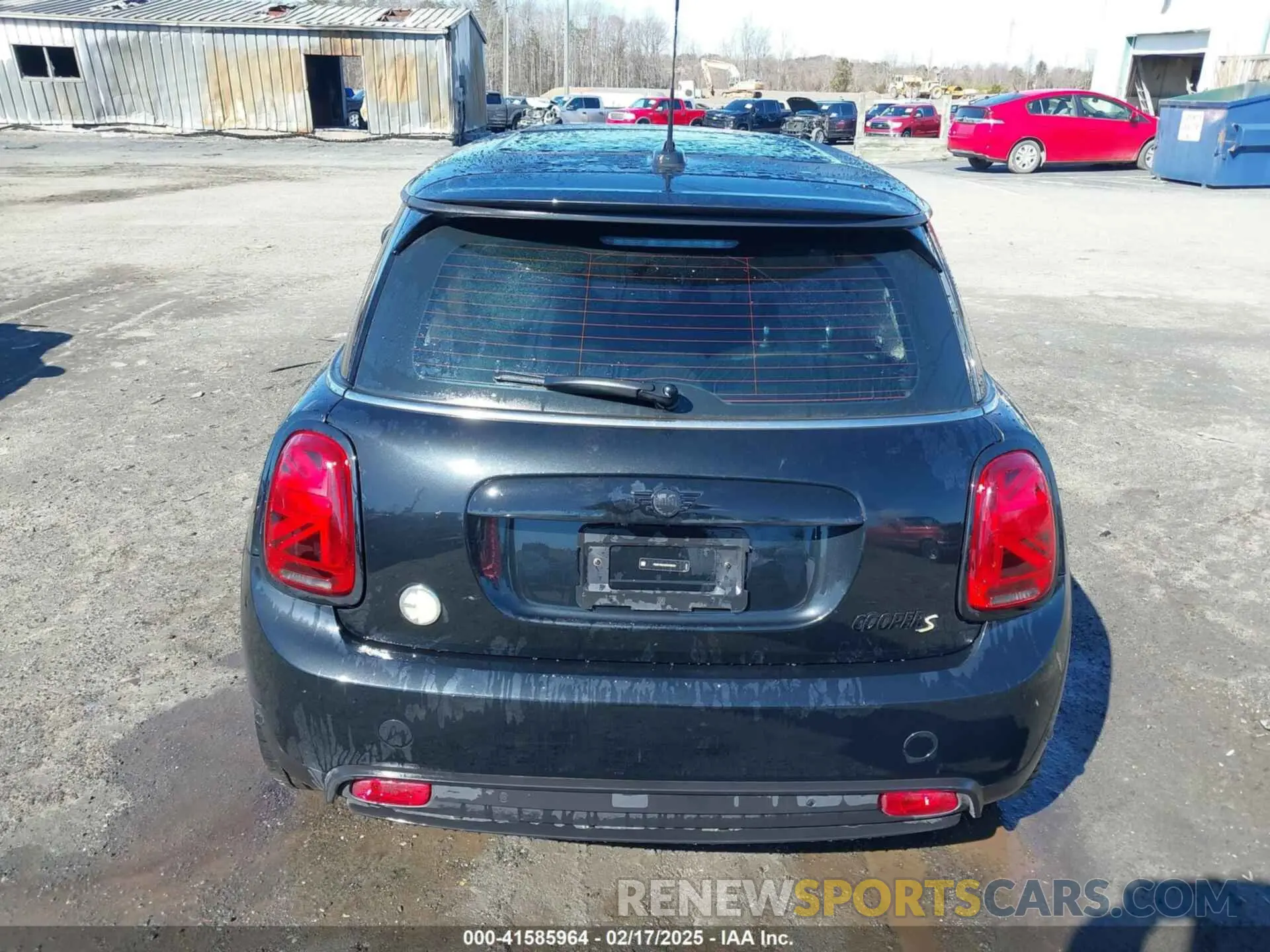 17 Photograph of a damaged car WMW13DJ03R2V25523 MINI HARDTOP 2 DOOR 2024