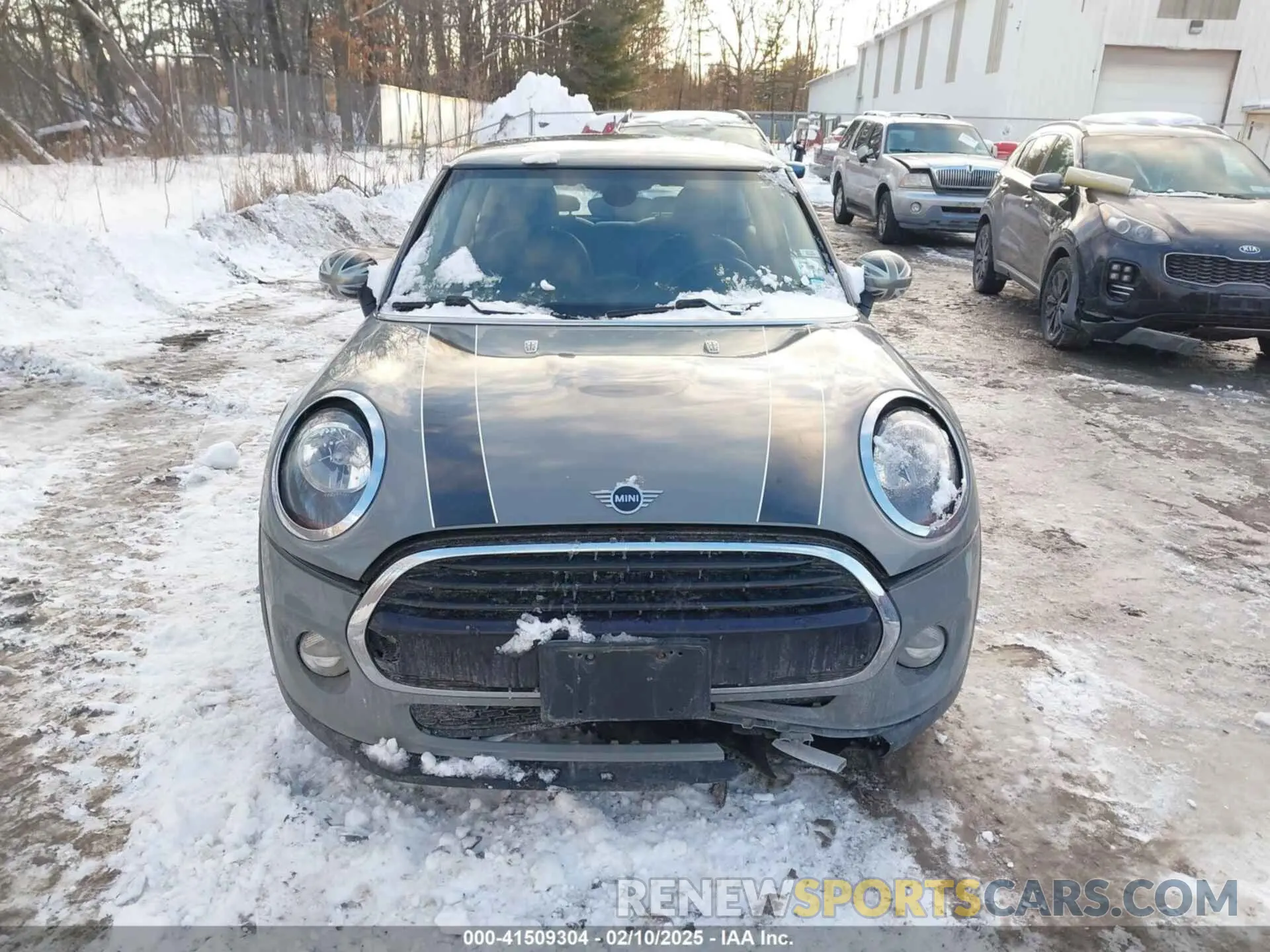 12 Photograph of a damaged car WMWXP5C52K2H91038 MINI HARDTOP 2019