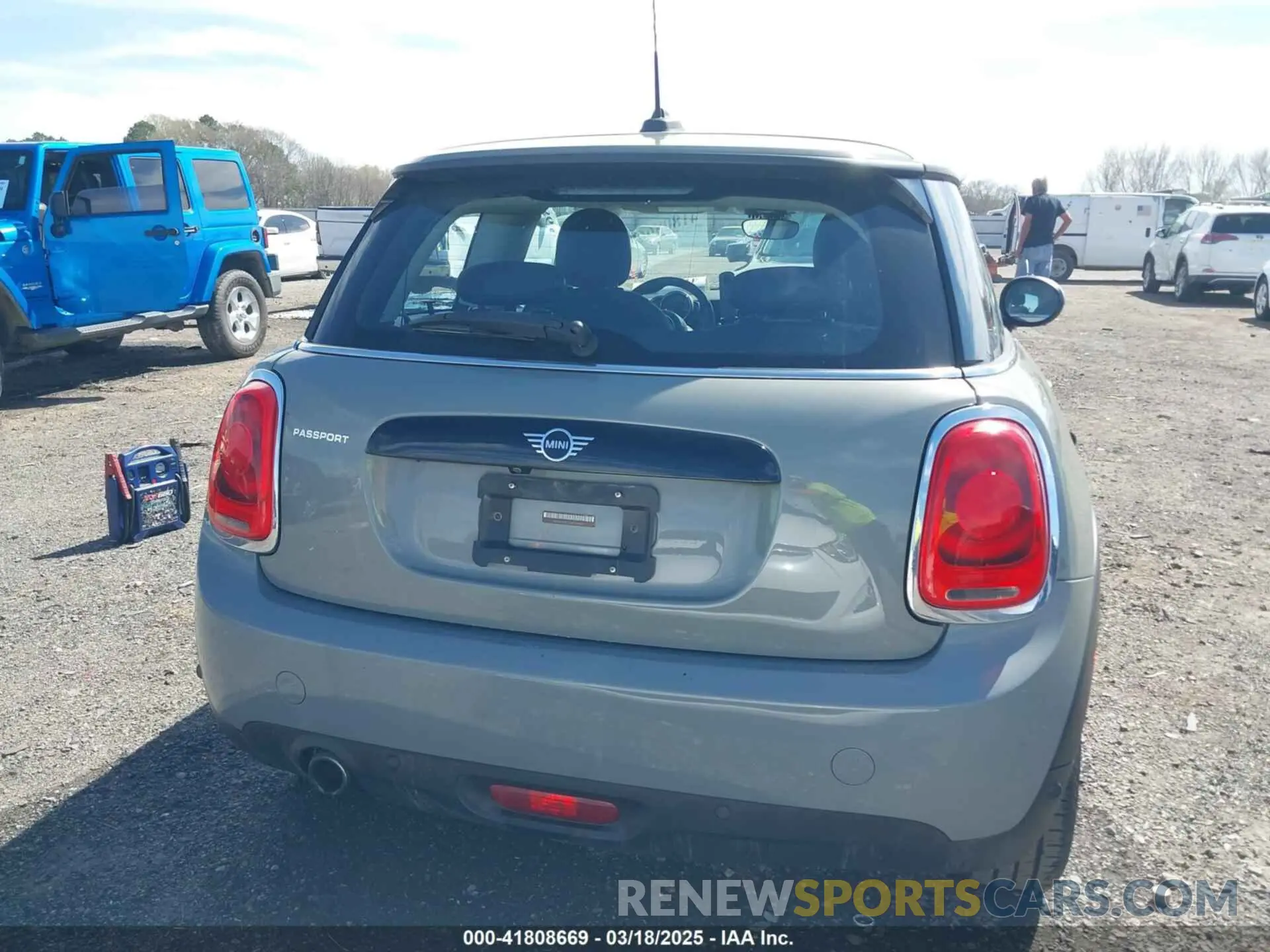 16 Photograph of a damaged car WMWXP5C55K2H29830 MINI HARDTOP 2019