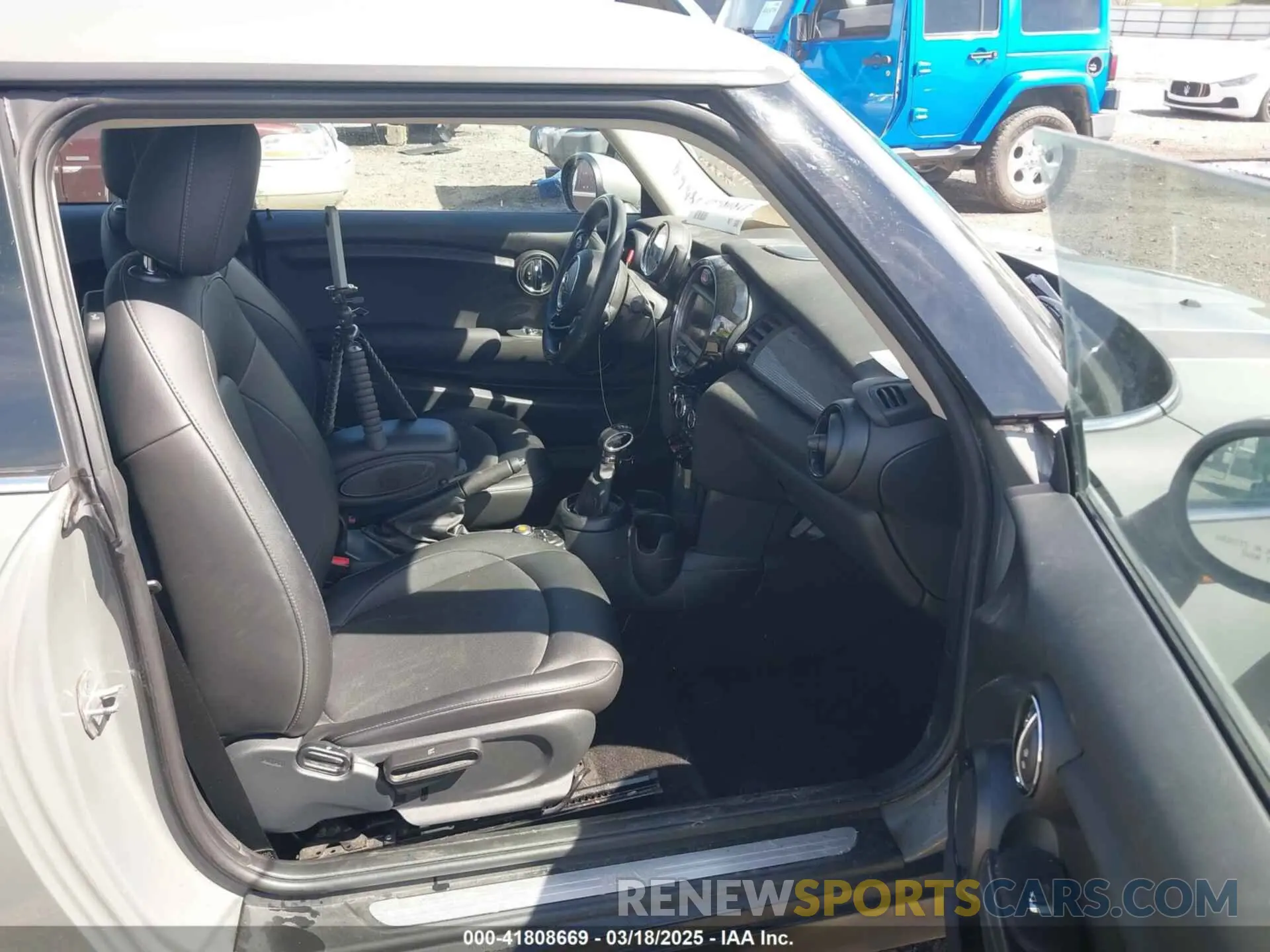 5 Photograph of a damaged car WMWXP5C55K2H29830 MINI HARDTOP 2019
