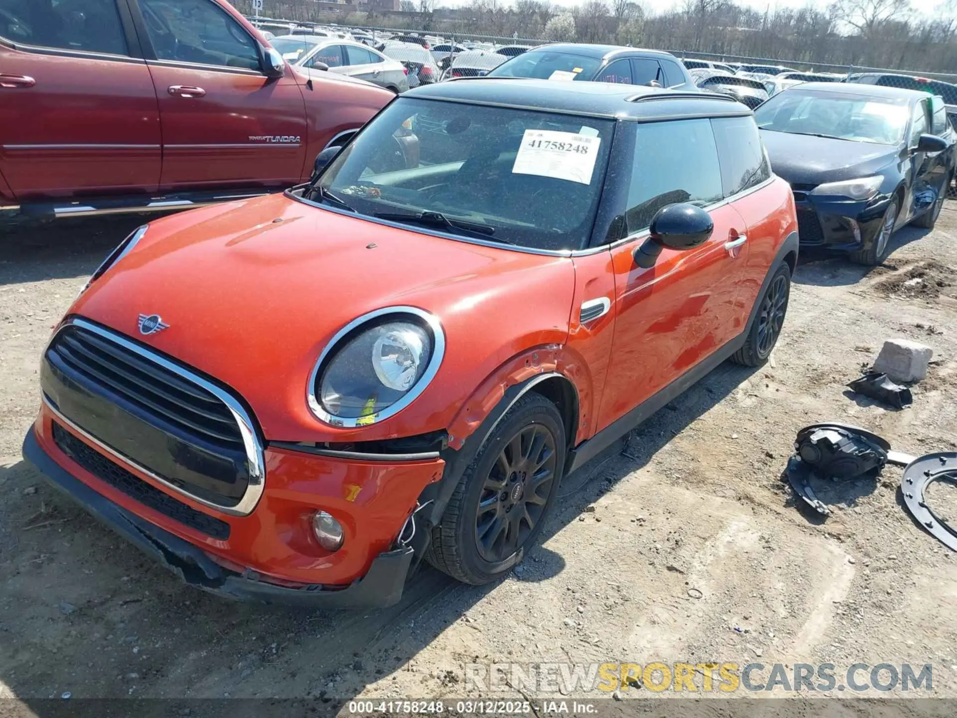 2 Фотография поврежденного автомобиля WMWXP5C5XK2H32139 MINI HARDTOP 2019