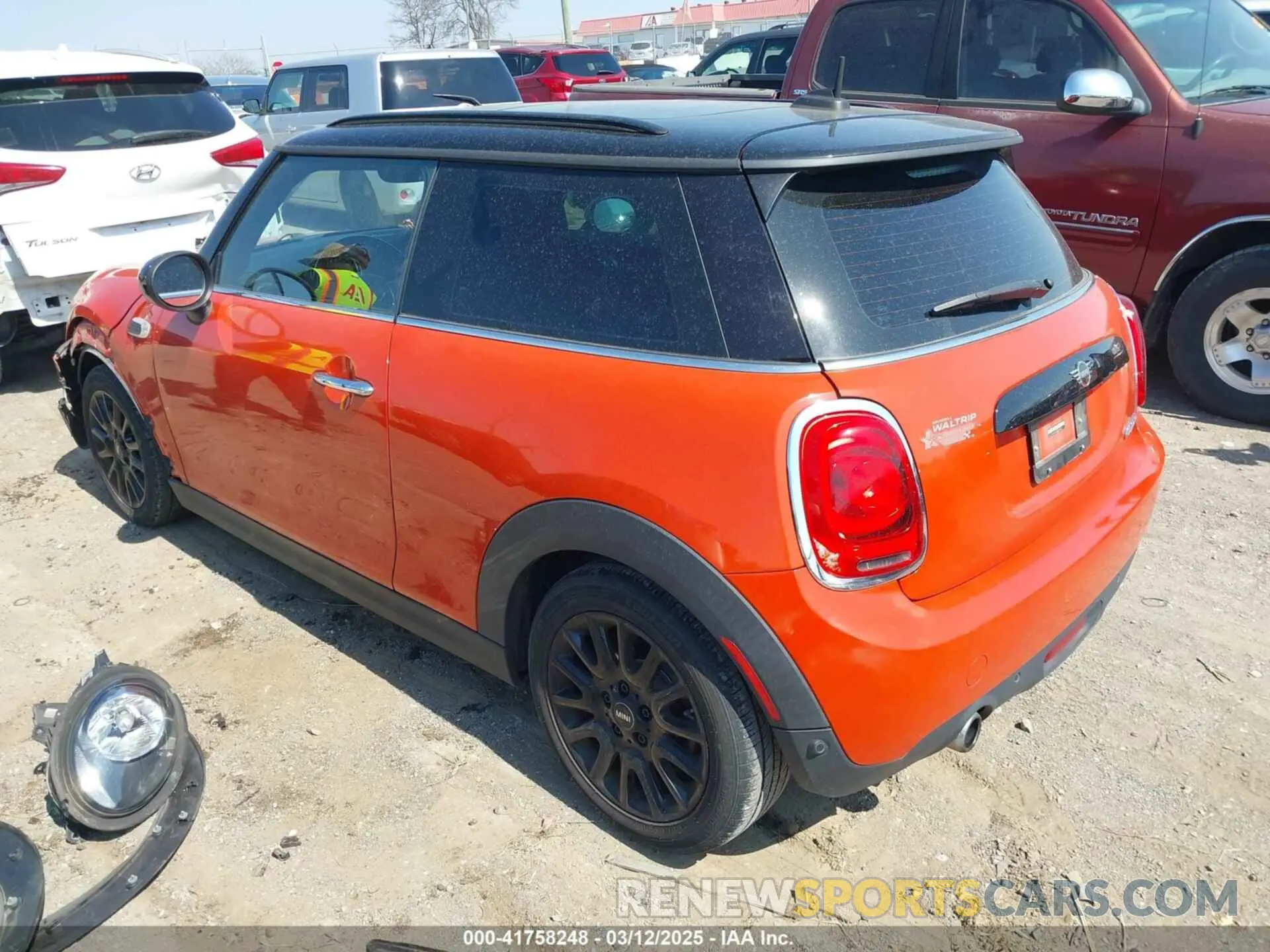 3 Фотография поврежденного автомобиля WMWXP5C5XK2H32139 MINI HARDTOP 2019