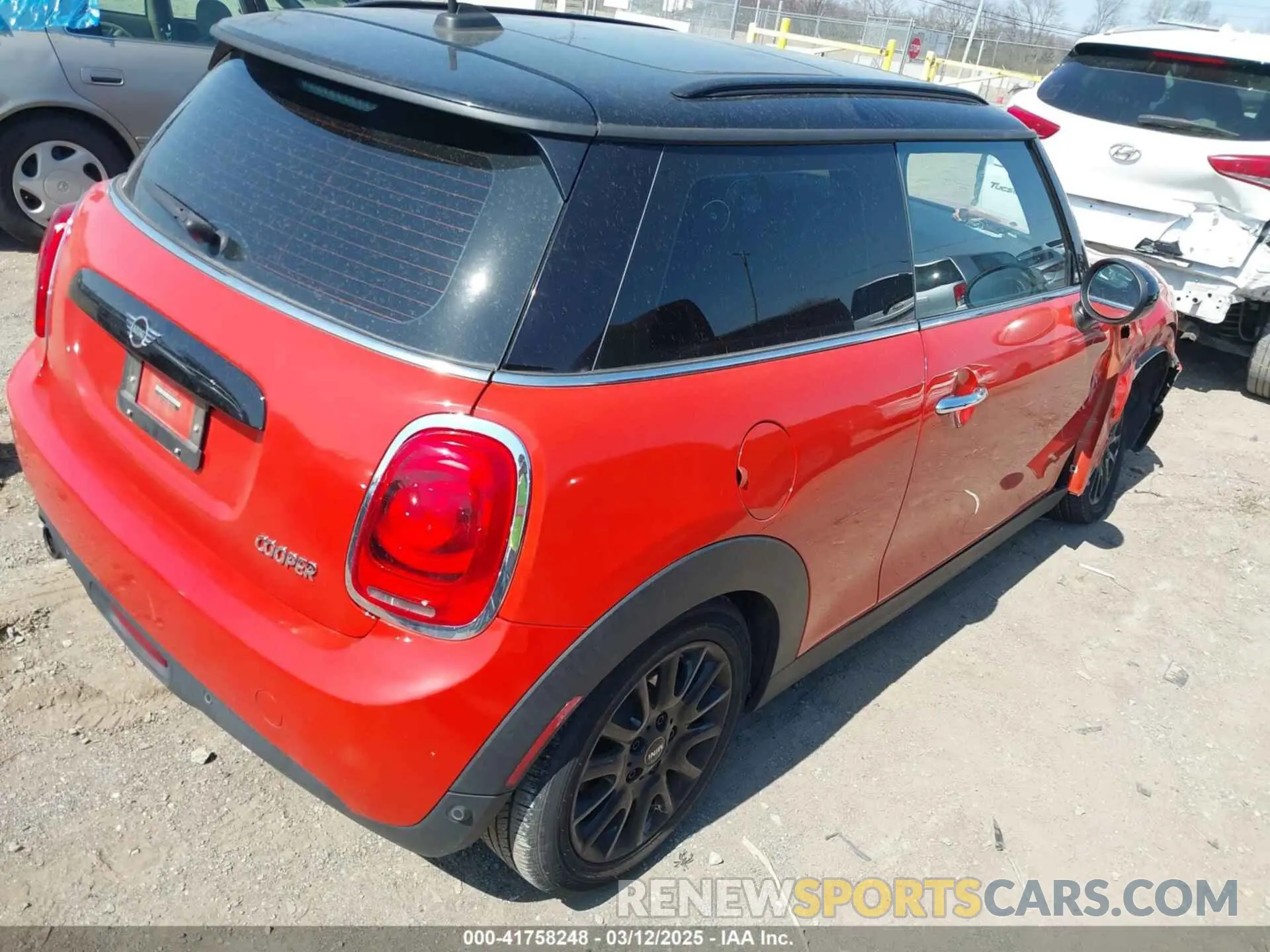 4 Фотография поврежденного автомобиля WMWXP5C5XK2H32139 MINI HARDTOP 2019