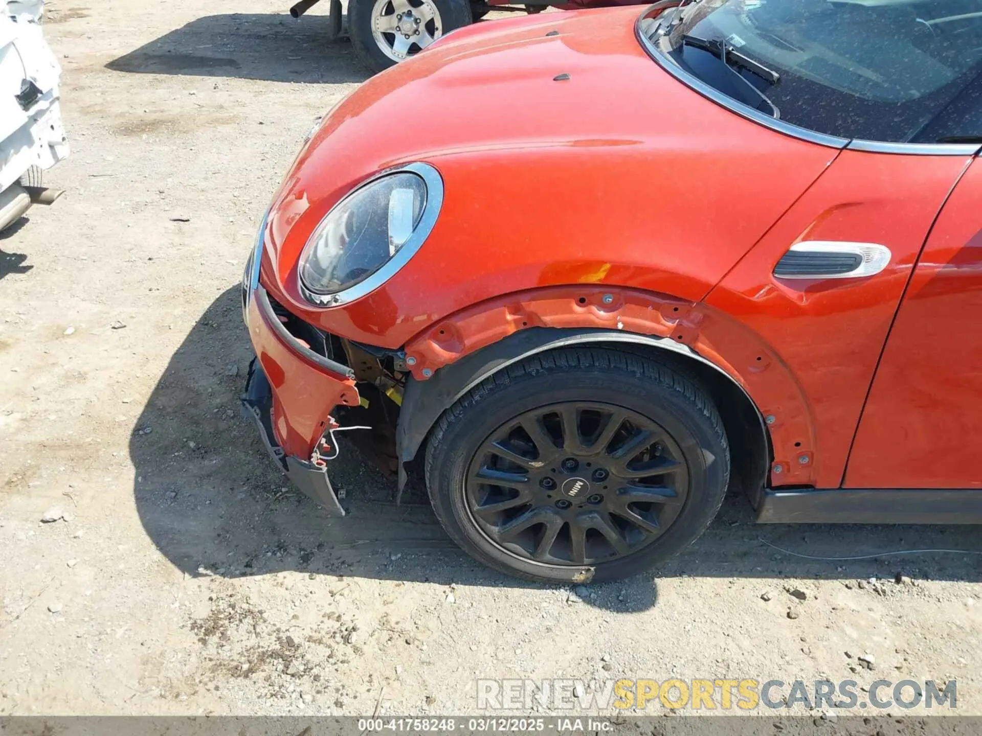 6 Фотография поврежденного автомобиля WMWXP5C5XK2H32139 MINI HARDTOP 2019