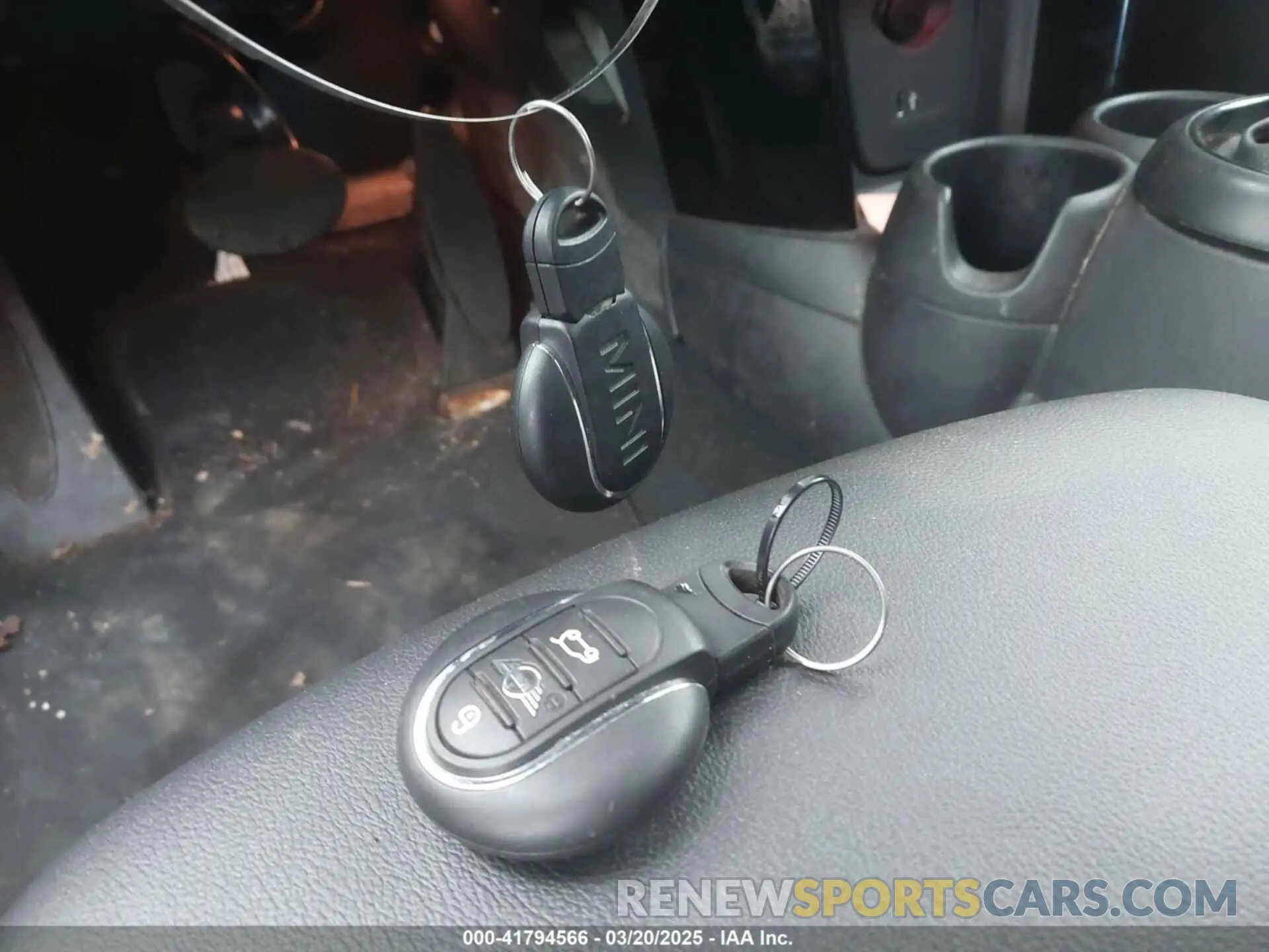 11 Фотография поврежденного автомобиля WMWXP7C54K2A53043 MINI HARDTOP 2019