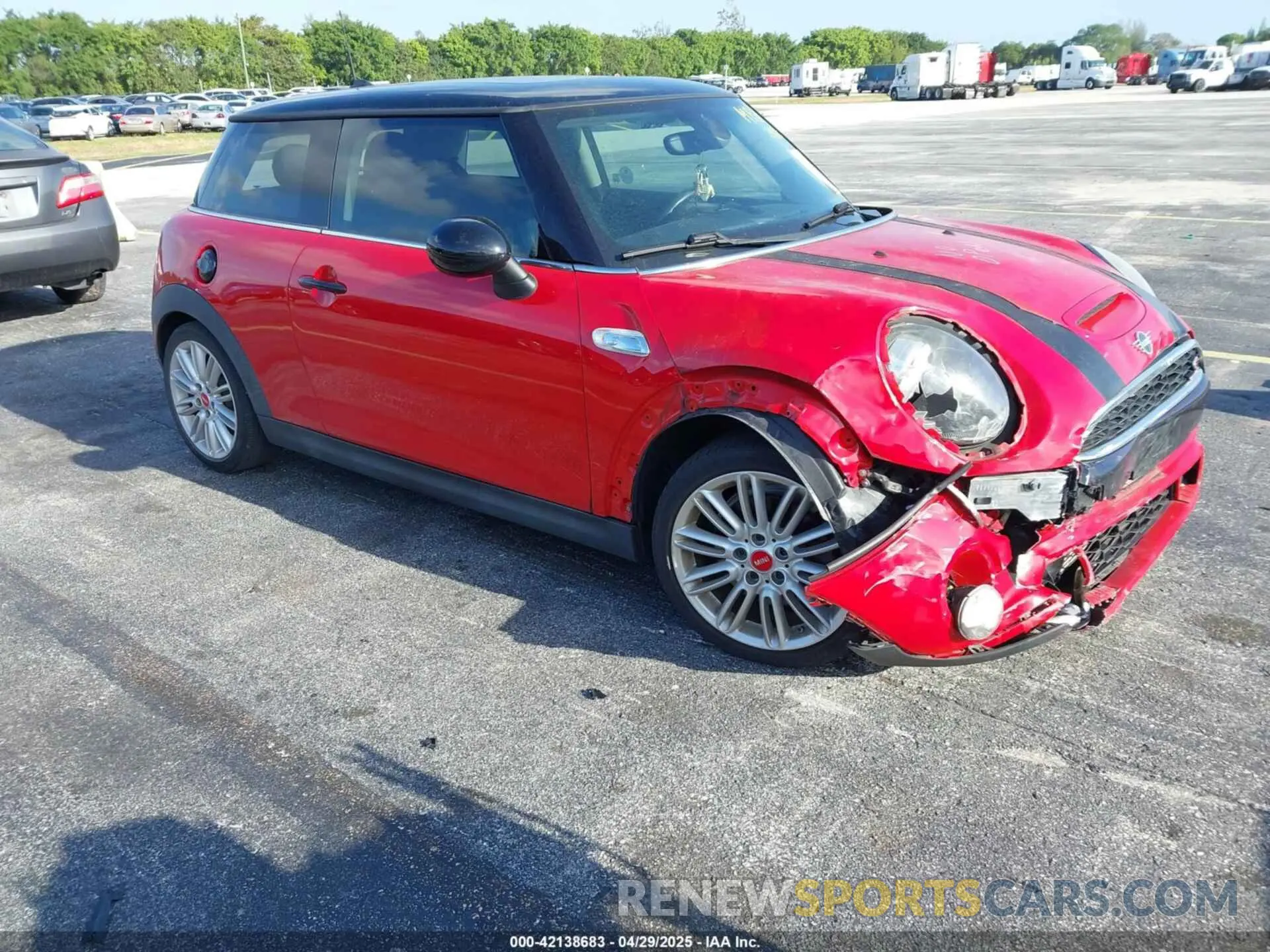 1 Фотография поврежденного автомобиля WMWXP7C54K2A53592 MINI HARDTOP 2019