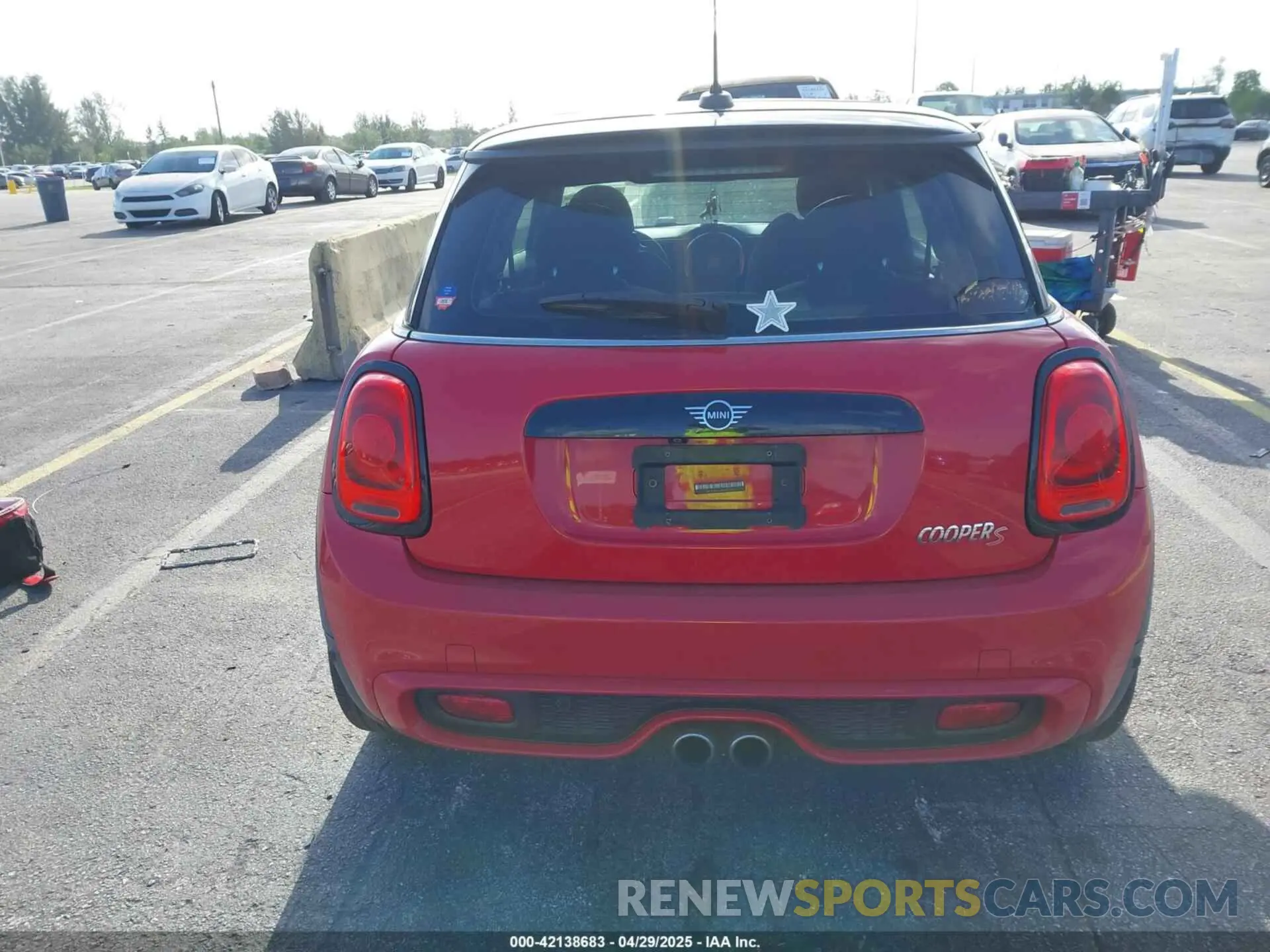 17 Фотография поврежденного автомобиля WMWXP7C54K2A53592 MINI HARDTOP 2019