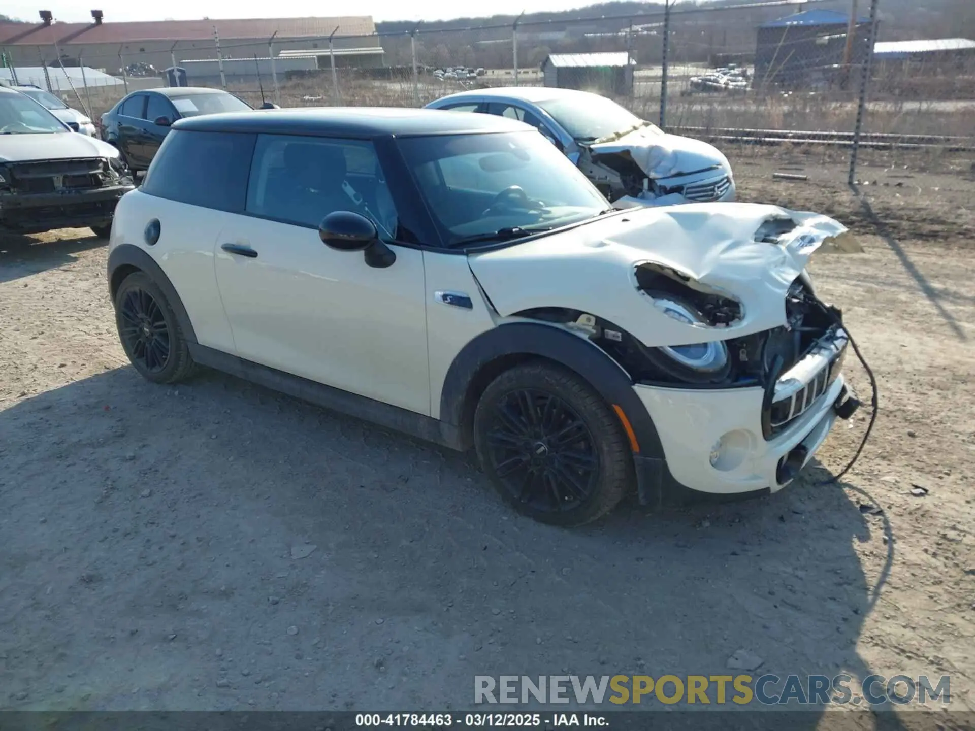 1 Фотография поврежденного автомобиля WMWXP7C5XK2A51961 MINI HARDTOP 2019